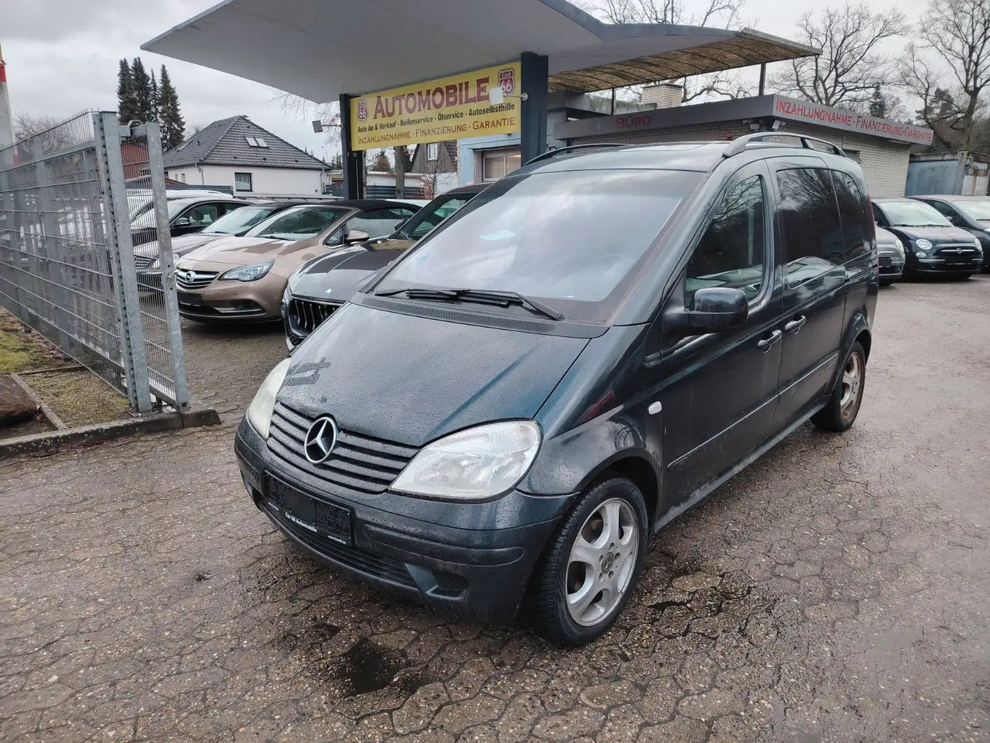 Mercedes-Benz Vaneo 1.9 La Vida / Automatik / Behindertenrampe Schwarz - 1