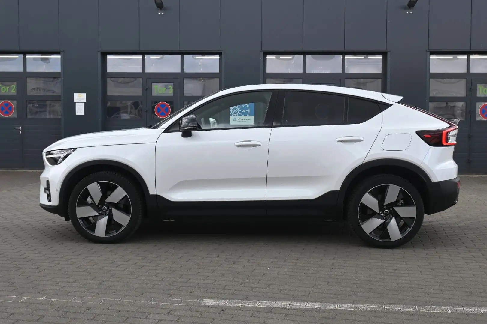 Volvo C40 Ultimate BEV Single Motor H/K*AHK*PANO* Weiß - 2