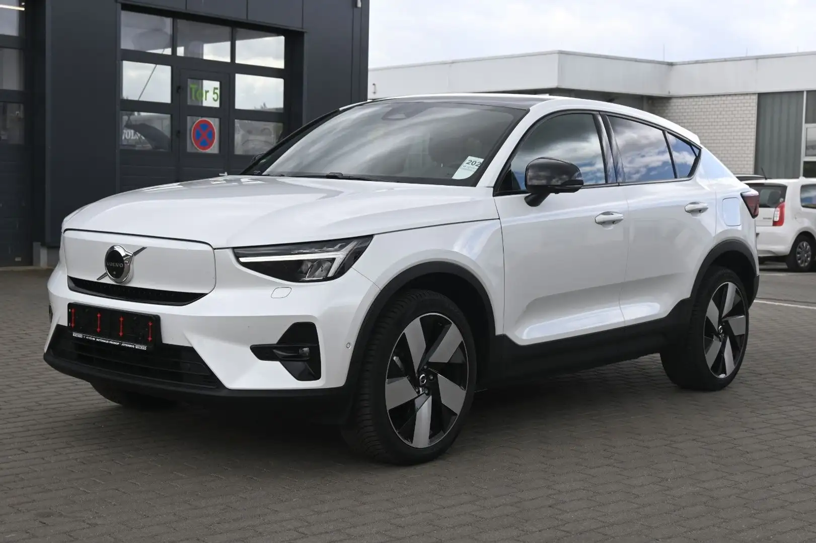 Volvo C40 Ultimate BEV Single Motor H/K*AHK*PANO* Weiß - 1