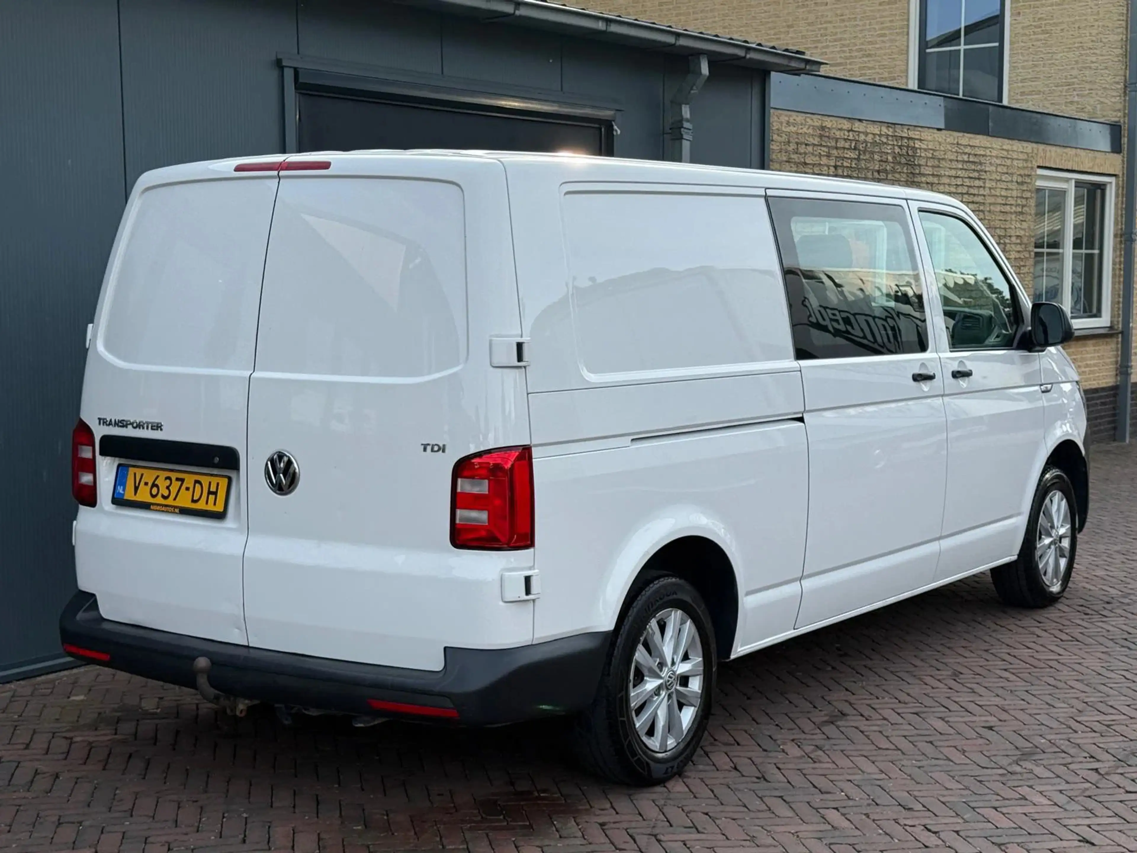Volkswagen Transporter 2.0 TDI L2 Airco Dubbel Cabine 102PK Trekhaak 1e E — photo 3