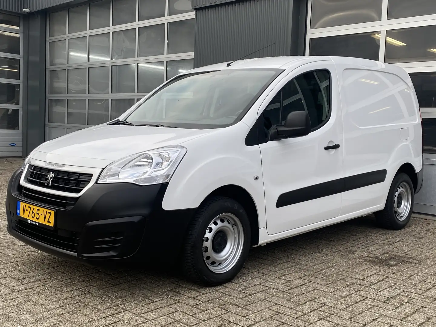 Peugeot Partner 120 1.6 BlueHDi 100pk Automaat Airco Cruise Trekha Blanc - 2