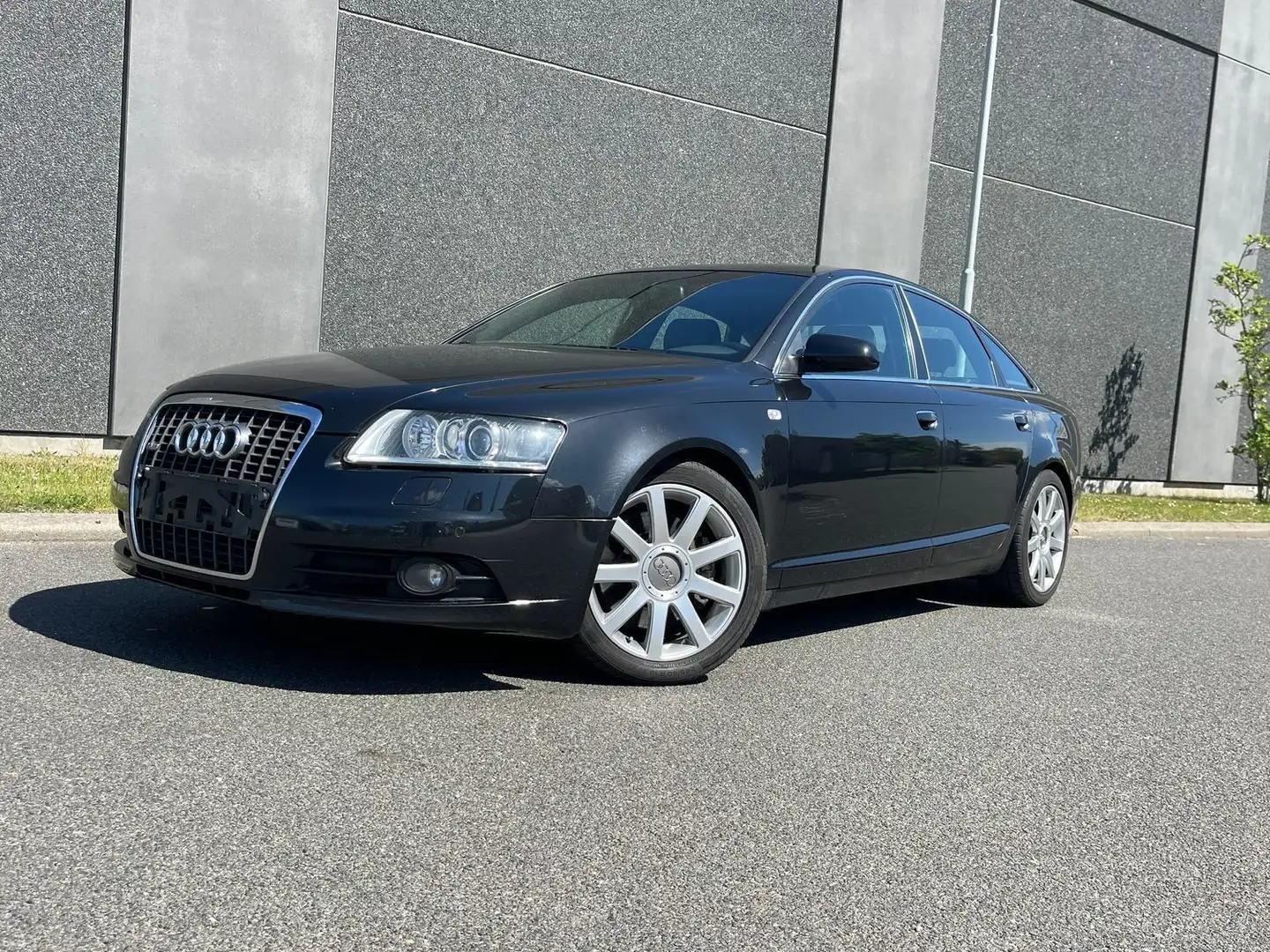 Audi A6 Lim.3.2FSI QUATTRO S-LINE/NAVI/STHZ/PANO*VOLL Schwarz - 1