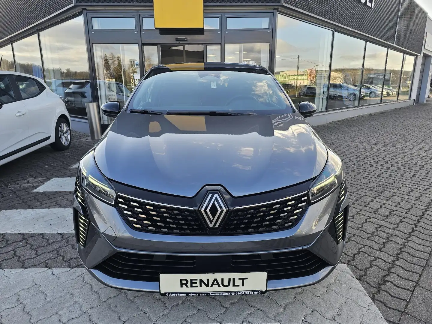 Renault Clio Techno TCe 90 *Winter-/Look-Paket* Grau - 2