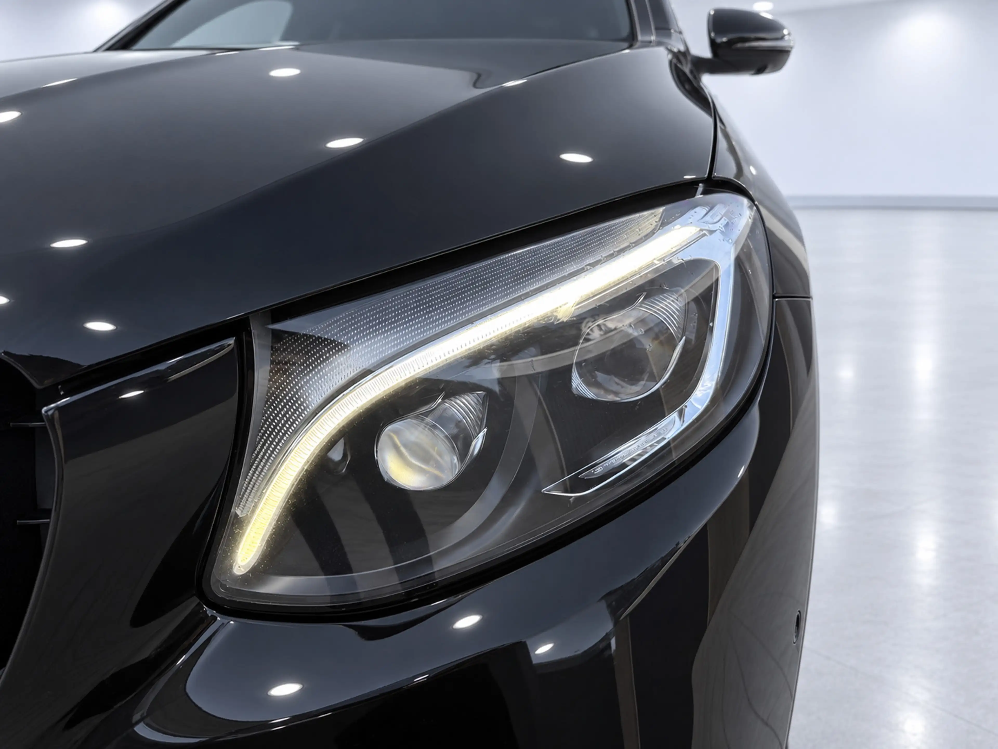 Mercedes-Benz GLC 250 Coupé 4MATIC Premium Plus — photo 14