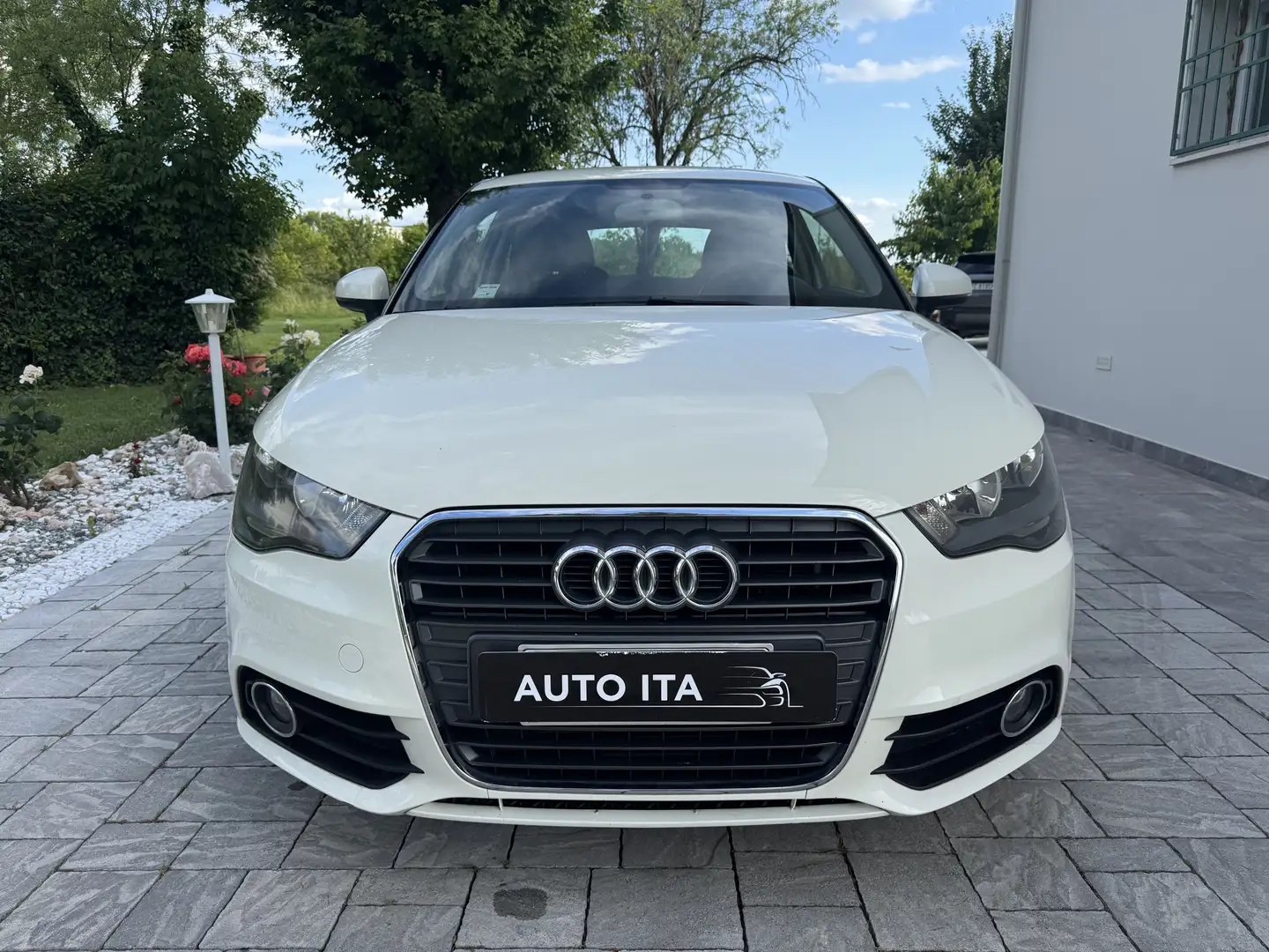 Audi A1 A1 1.6 tdi Ambition c/clima 90cv OK NEOPATENTATI Wit - 1