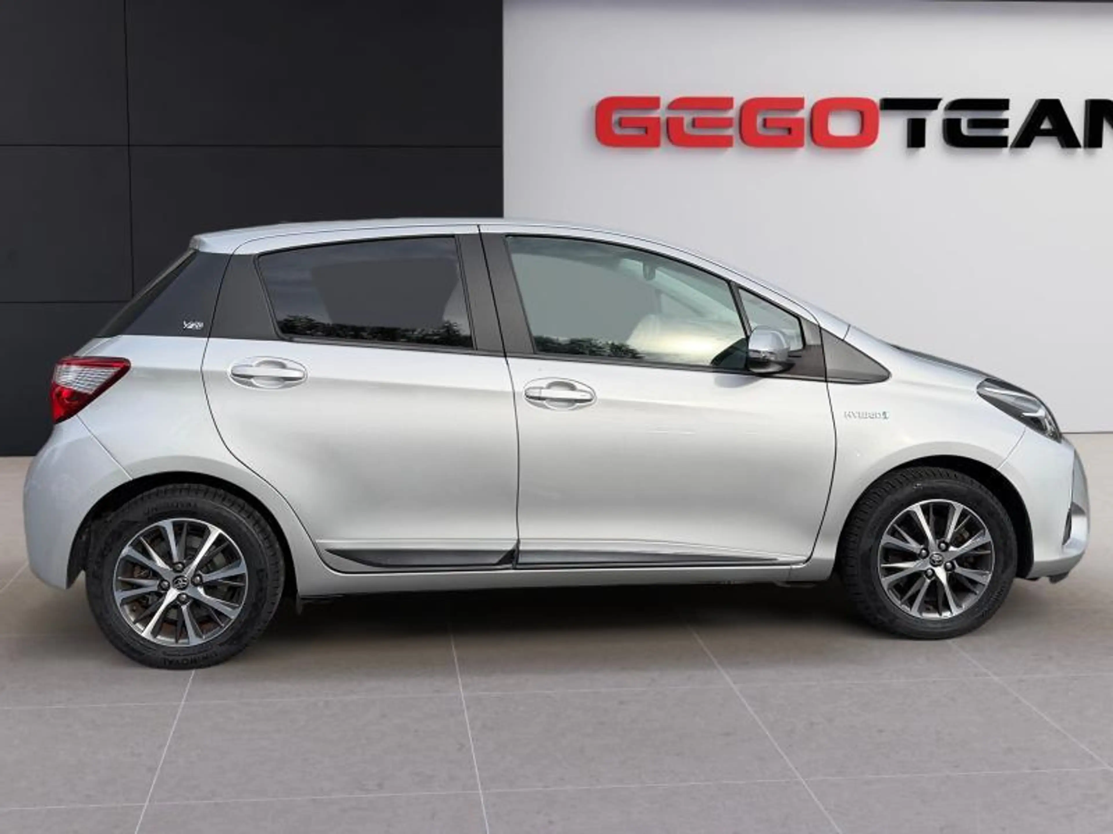 Toyota Yaris Y20 — photo 7