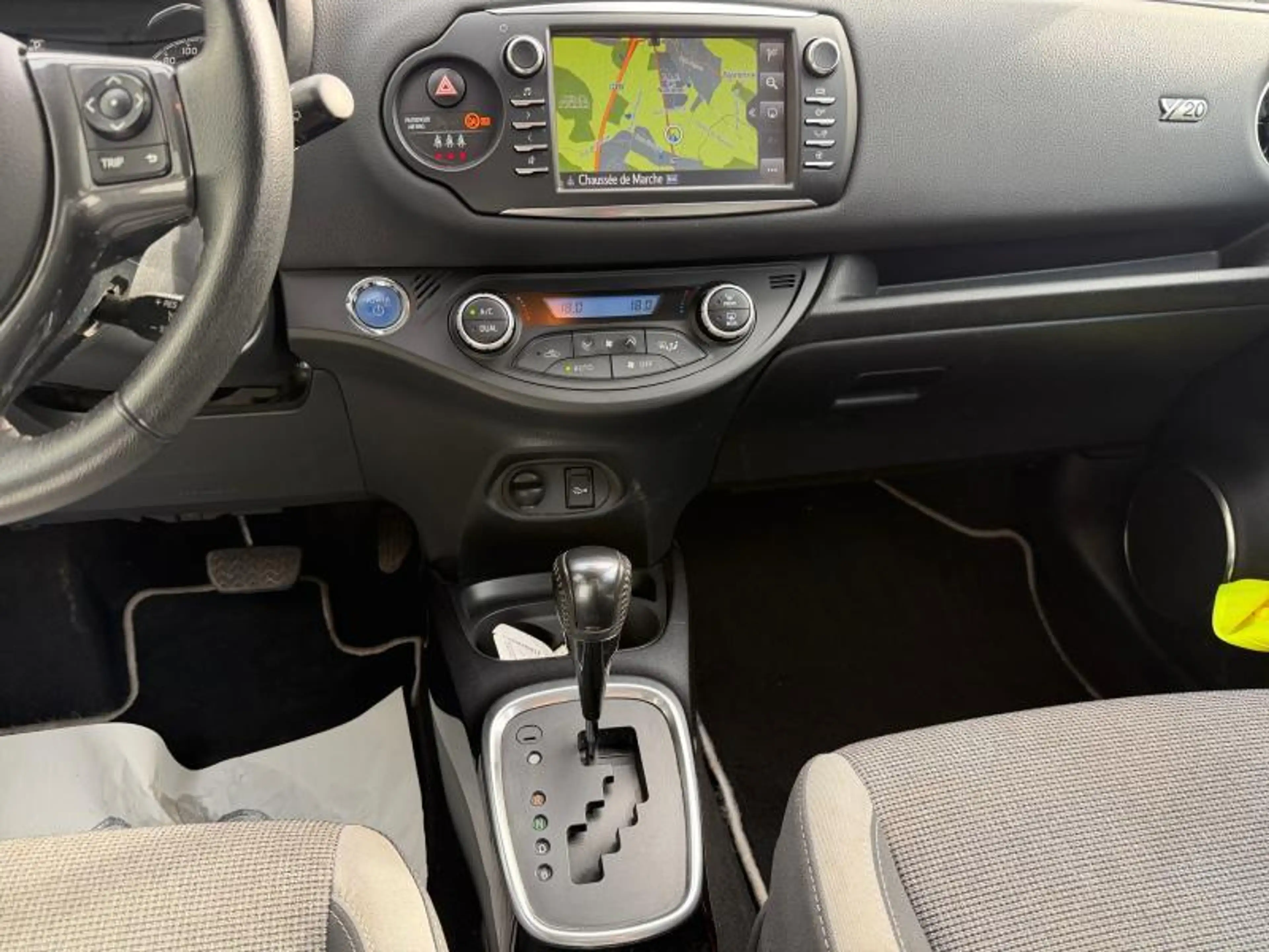 Toyota Yaris Y20 — photo 14