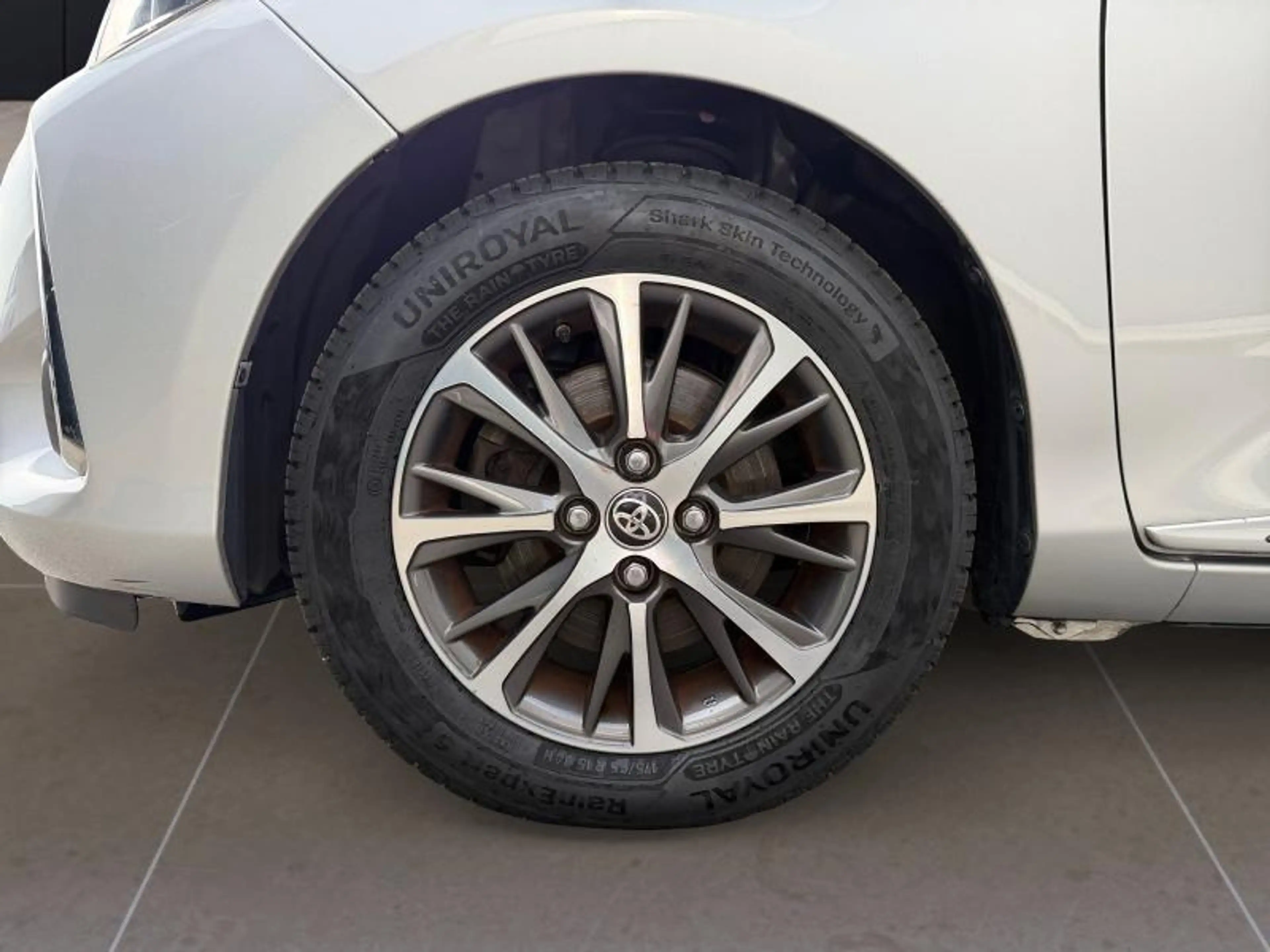 Toyota Yaris Y20 — photo 2