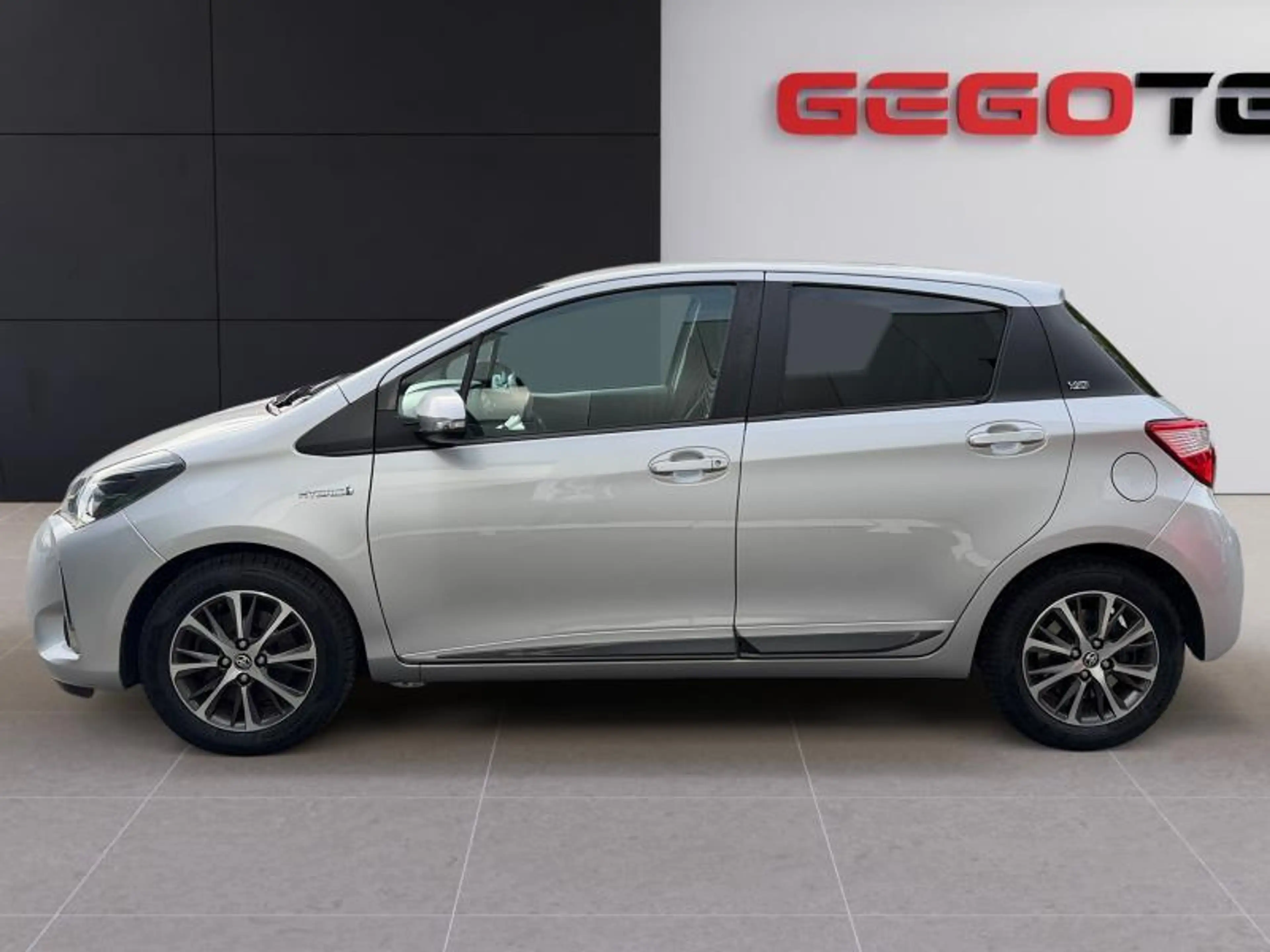 Toyota Yaris Y20 — photo 3