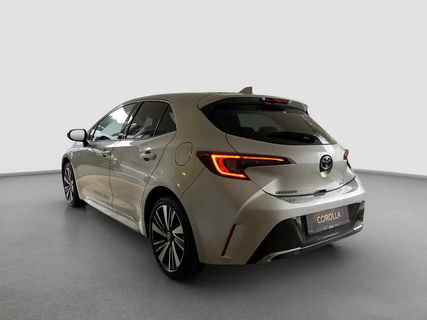 Toyota Corolla Corolla Actice Drive Hybrid 1,8 Silber - 2
