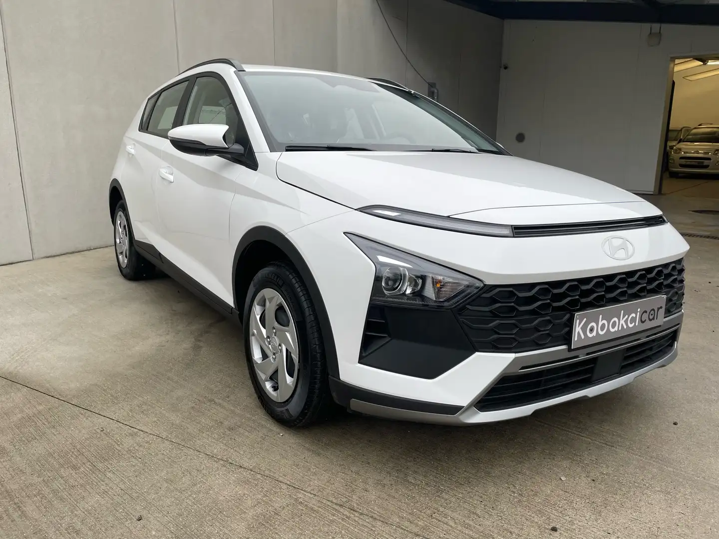 Hyundai BAYON 1.2i KLASS NEUF!!!/CAMERA/CLIM/APPLE CARPLAY/ Wit - 1