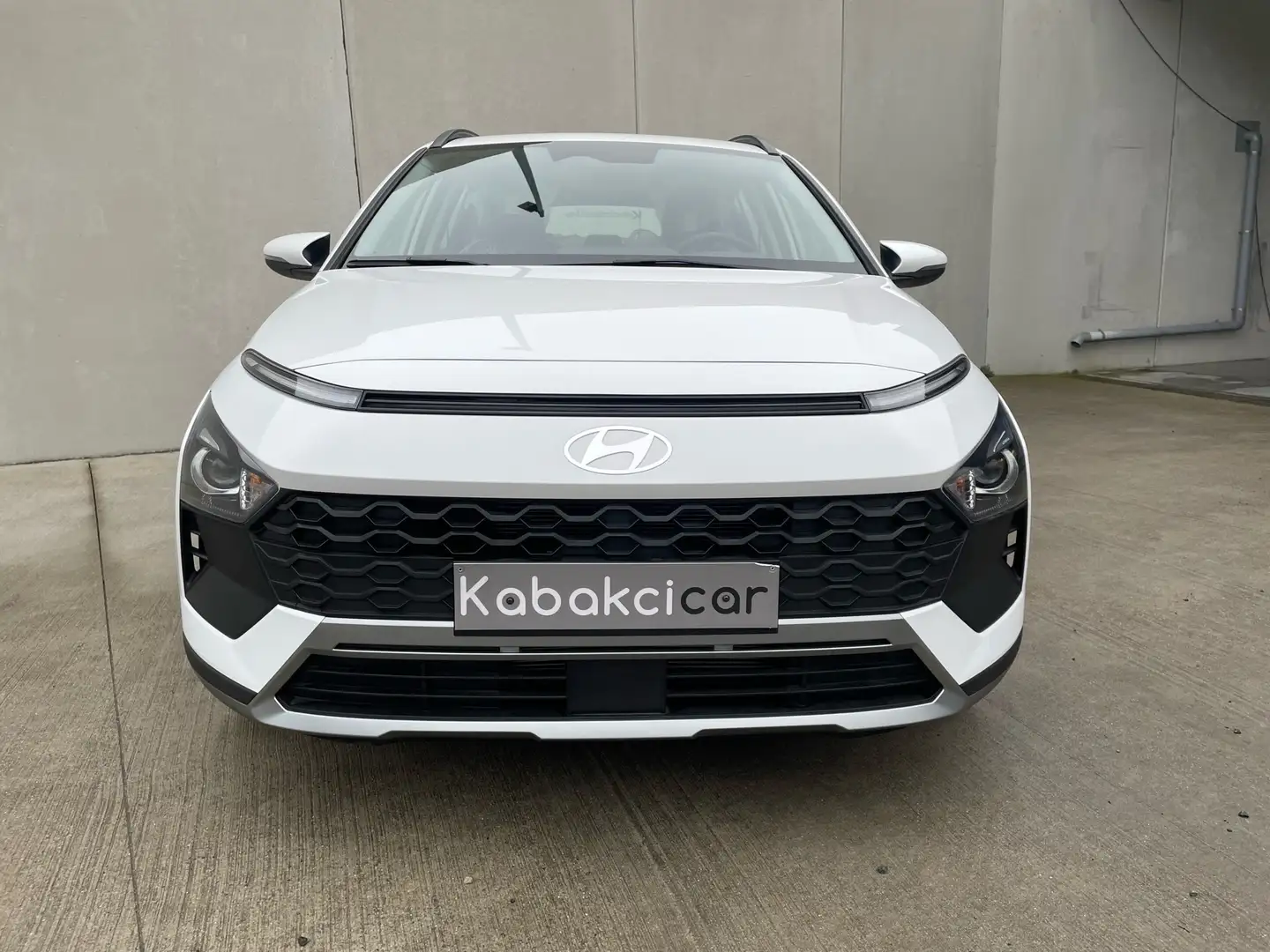 Hyundai BAYON 1.2i KLASS NEUF!!!/CAMERA/CLIM/APPLE CARPLAY/ Wit - 2