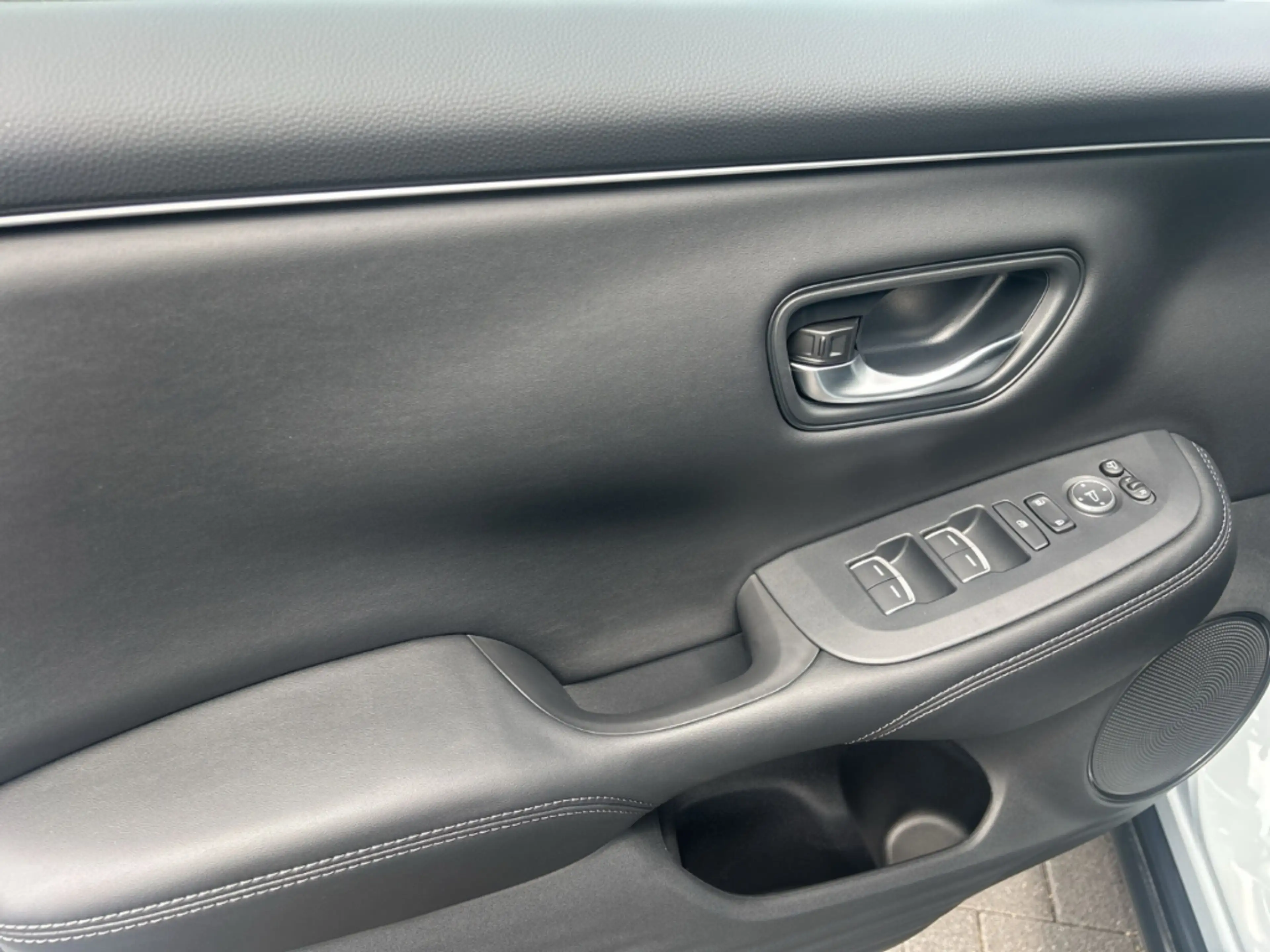 Honda ZR-V 2.0 Hybrid Elegance Navi Digit. Cockpit LED ACC Ap — photo 13