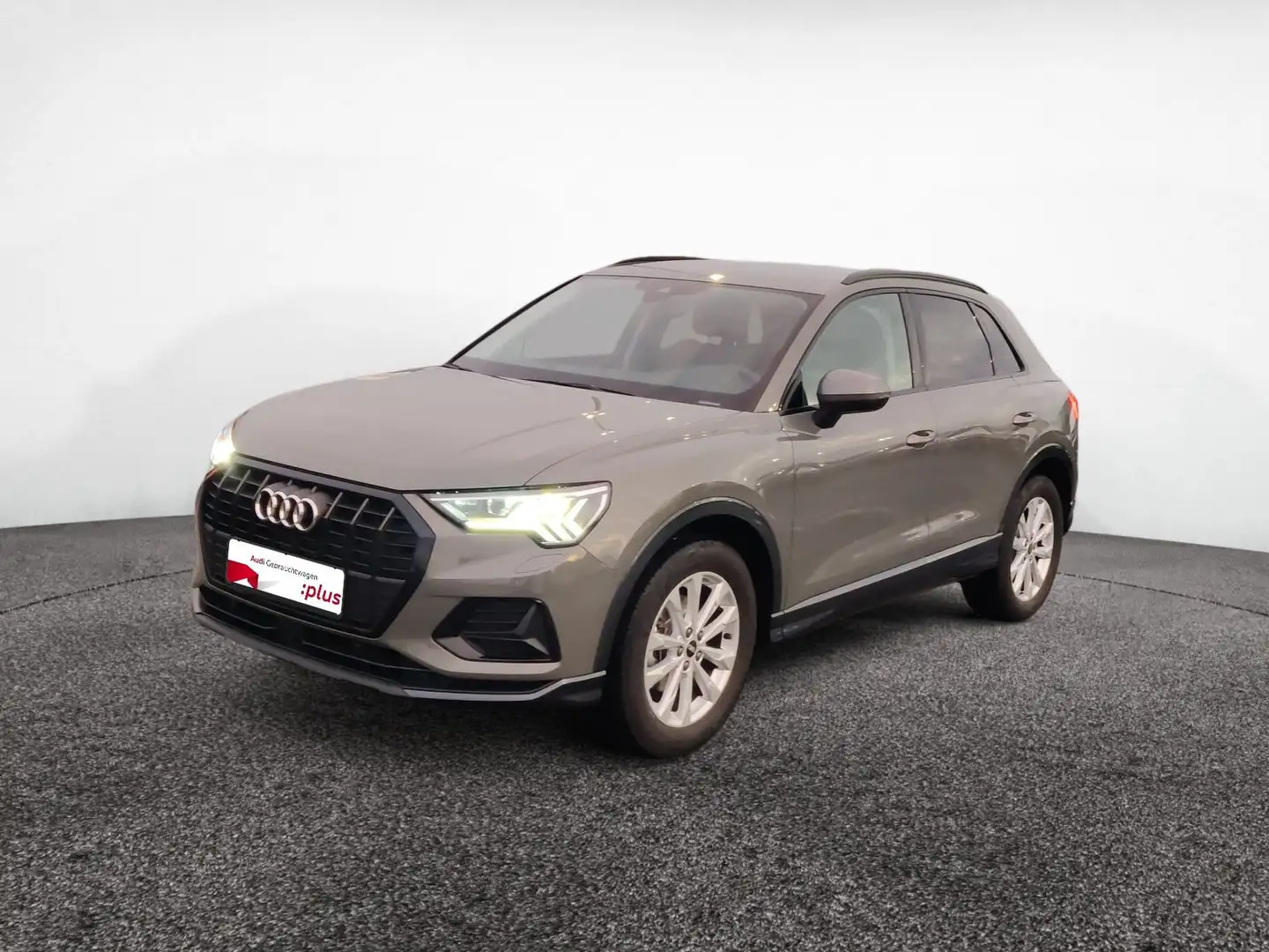 Audi Q3 35 TFSI advanced S-tronic Matrix ACC AHK Navi Grau - 2