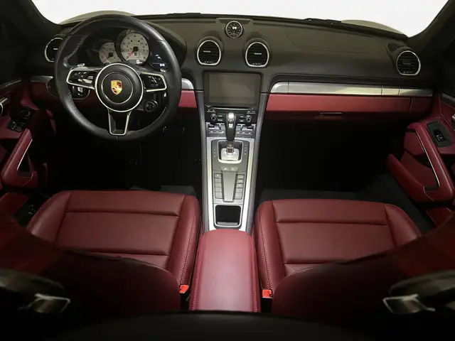 Porsche Cayman view 14