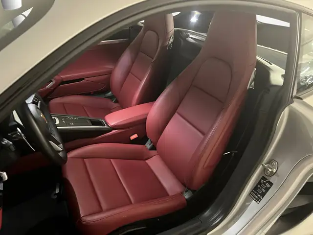 Porsche Cayman view 13