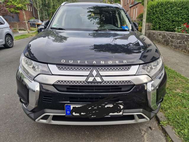 Imagine Mitsubishi Outlander 2.0 2WD Diamant