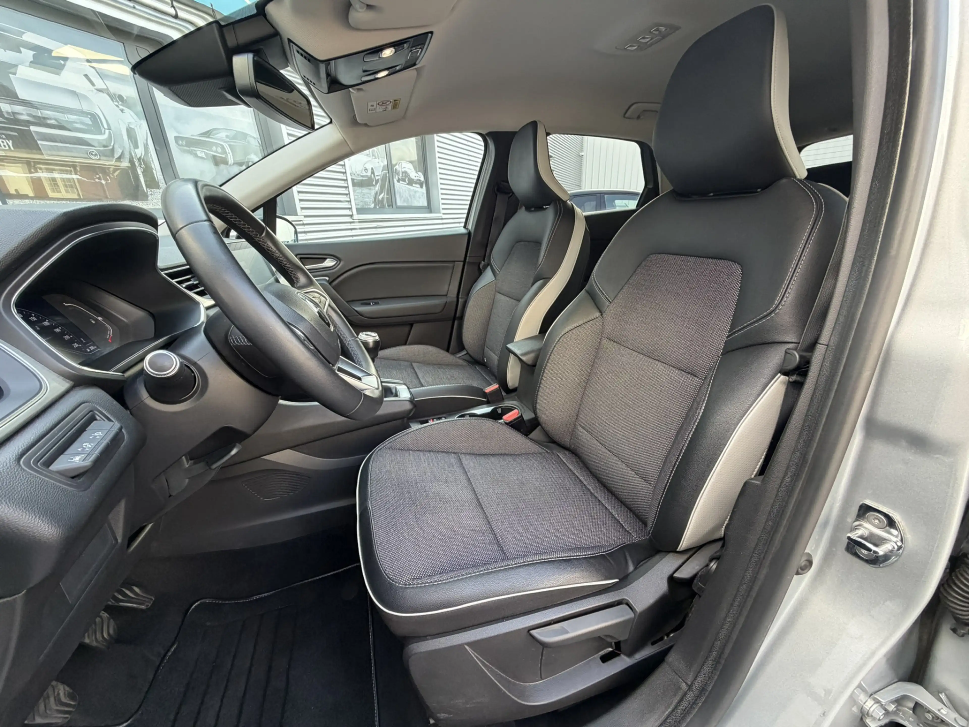 Renault Captur 1.0 TCe 90 Intens Clima CarPlay Led — photo 5