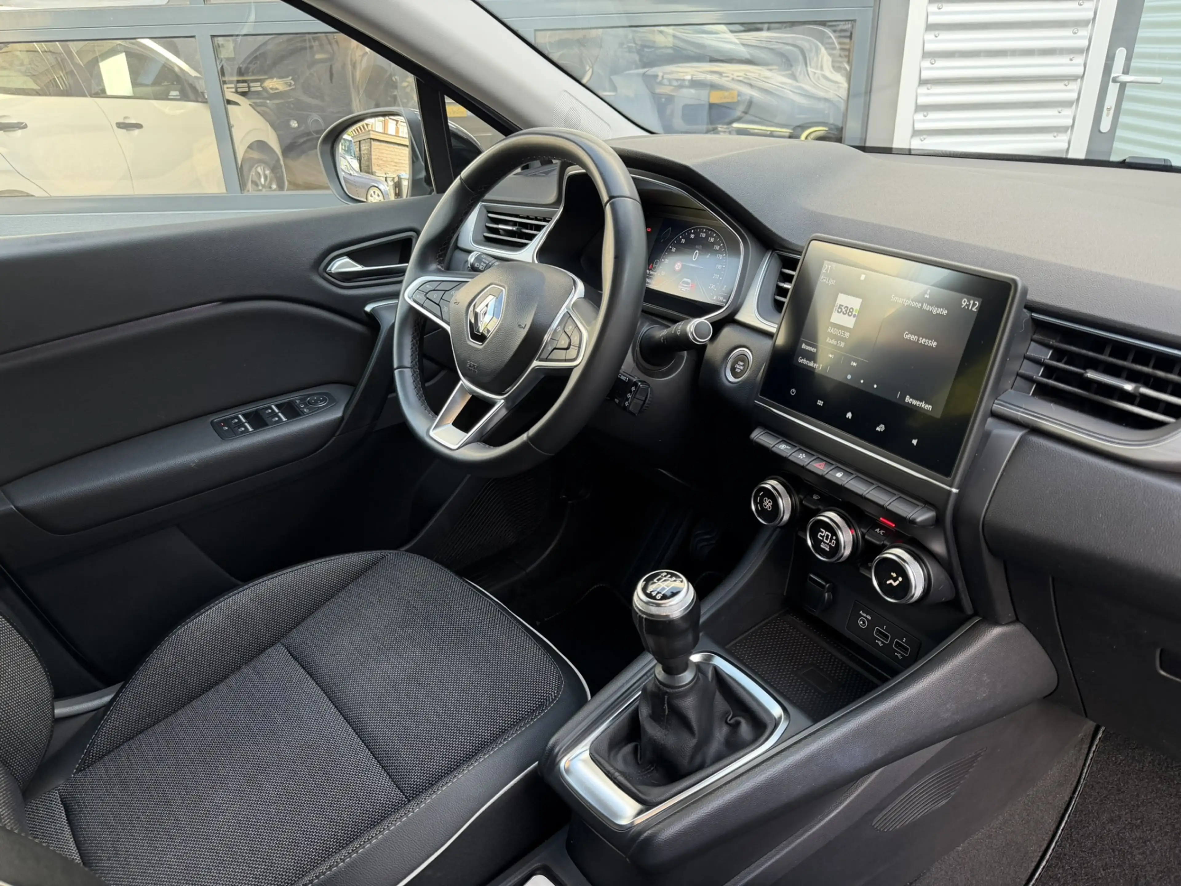 Renault Captur 1.0 TCe 90 Intens Clima CarPlay Led — photo 7