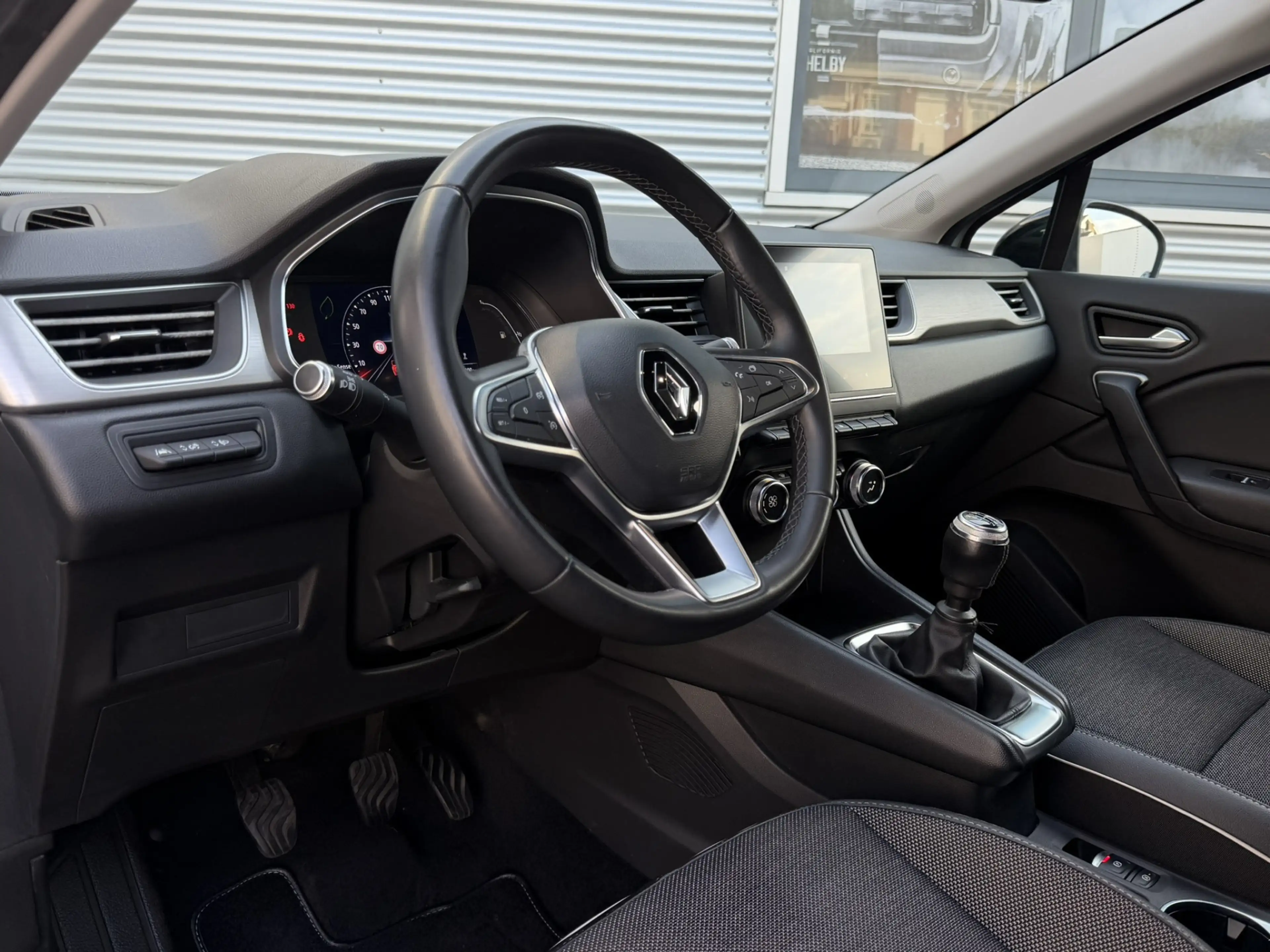 Renault Captur 1.0 TCe 90 Intens Clima CarPlay Led — photo 4