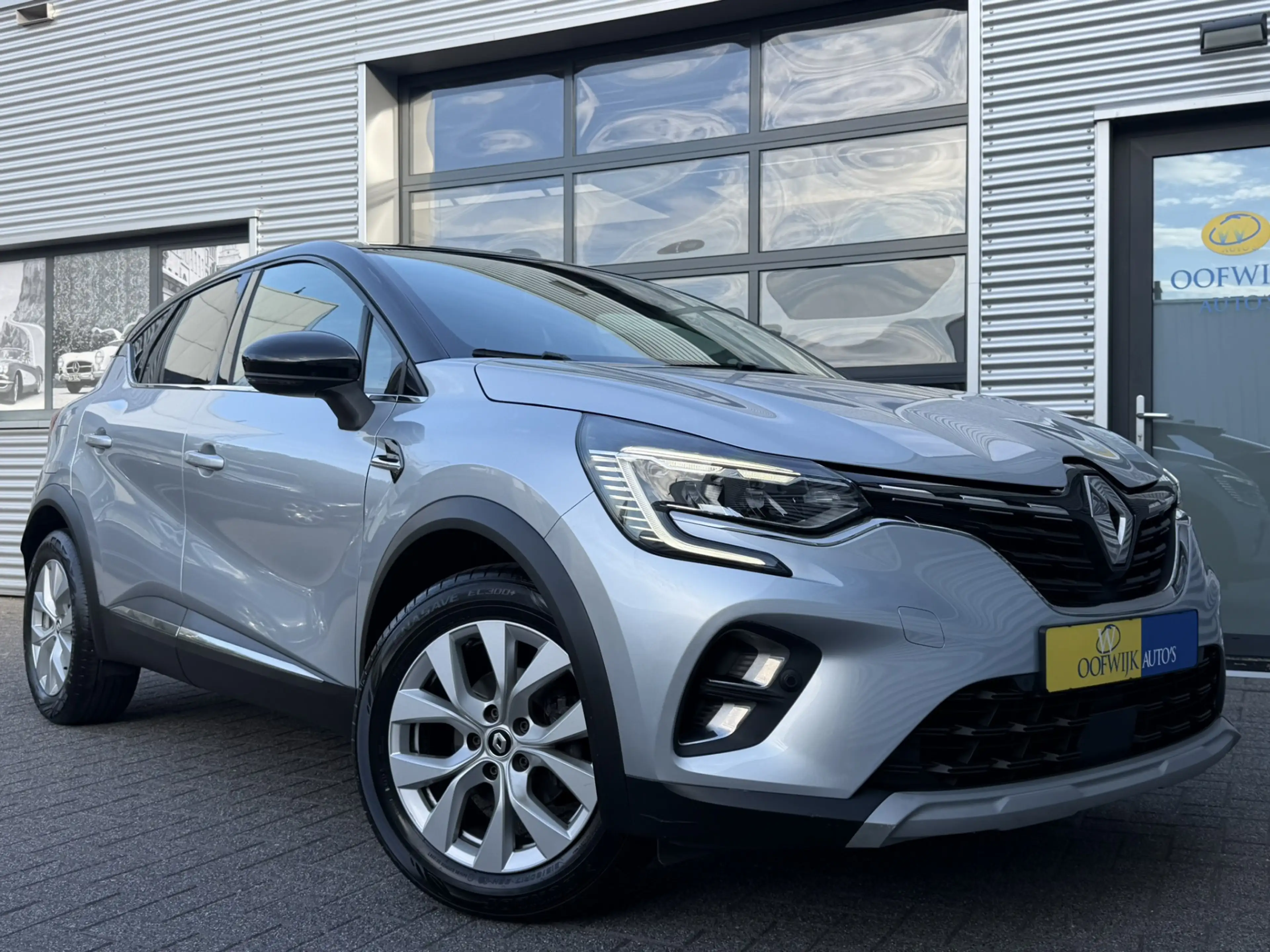 Renault Captur 1.0 TCe 90 Intens Clima CarPlay Led — photo 21