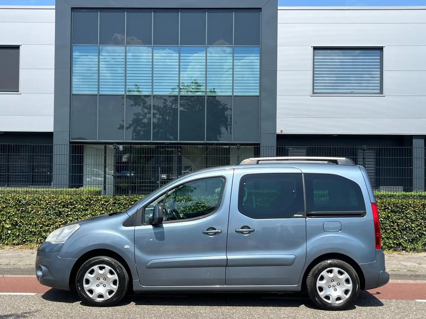 Citroen Berlingo 1.6 VTi 120 Multispace Panorama-dak Cruise-control Blauw - 2