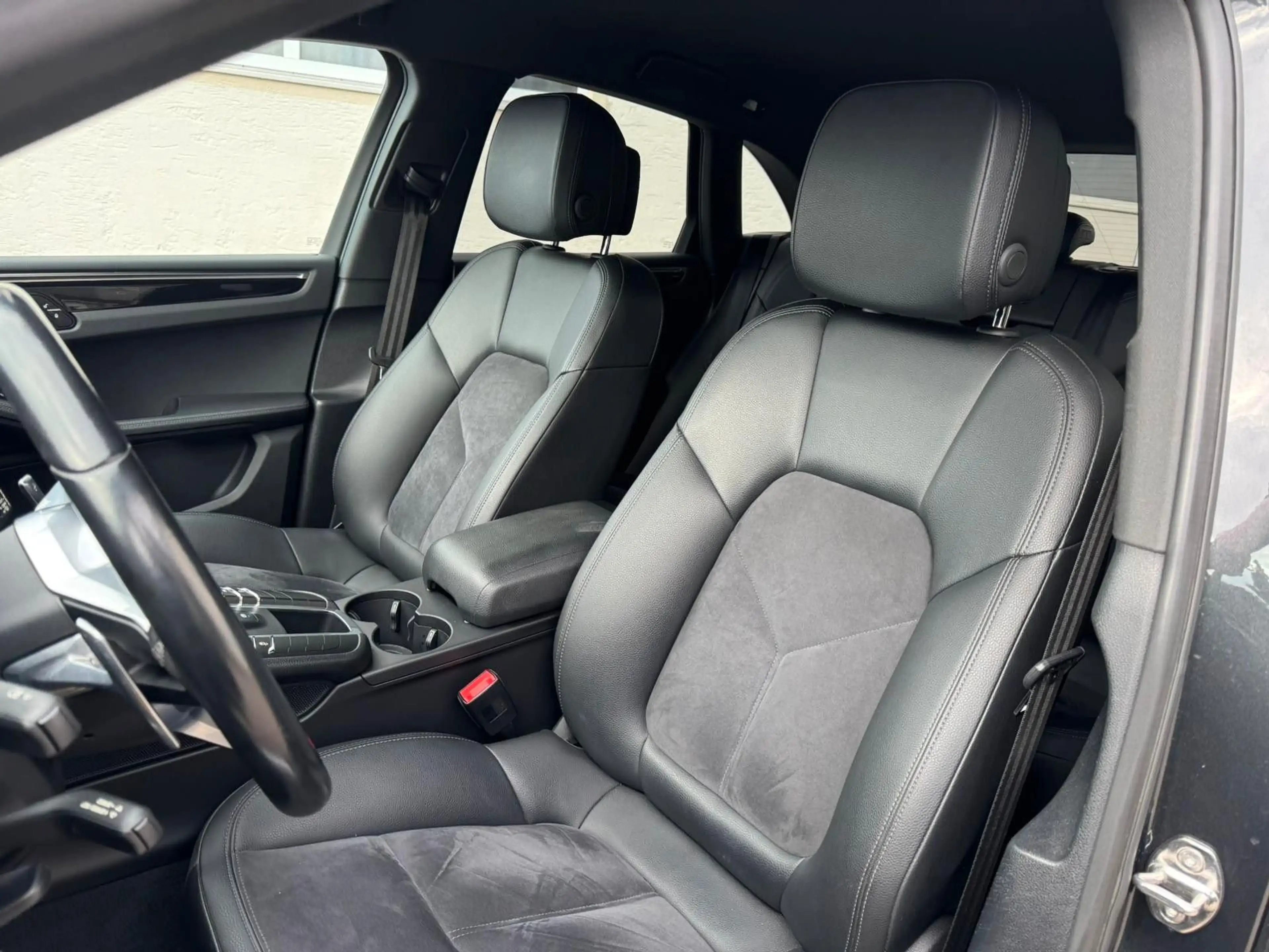 Porsche Macan 4S 3.0 8FACH DEUTSCH NAVI SITZ-HZ BI-XENON — photo 13