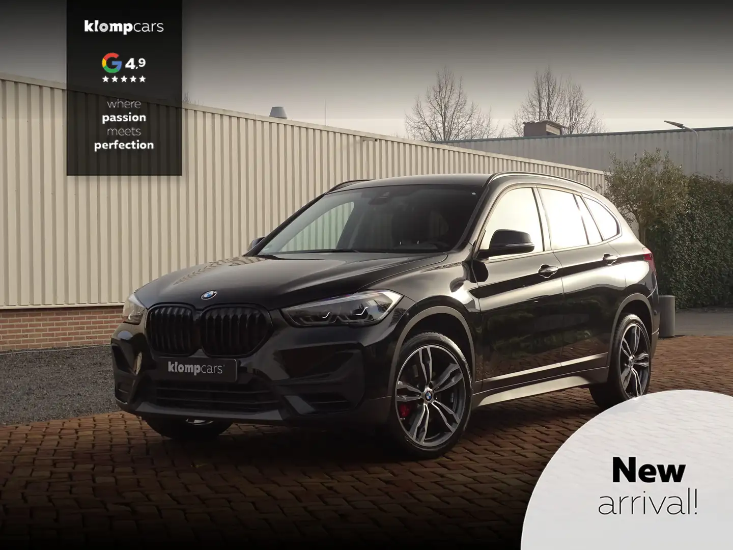 BMW X1 sDrive20i Sportif | All-Black | Uniek | Custom | 1 Noir - 1