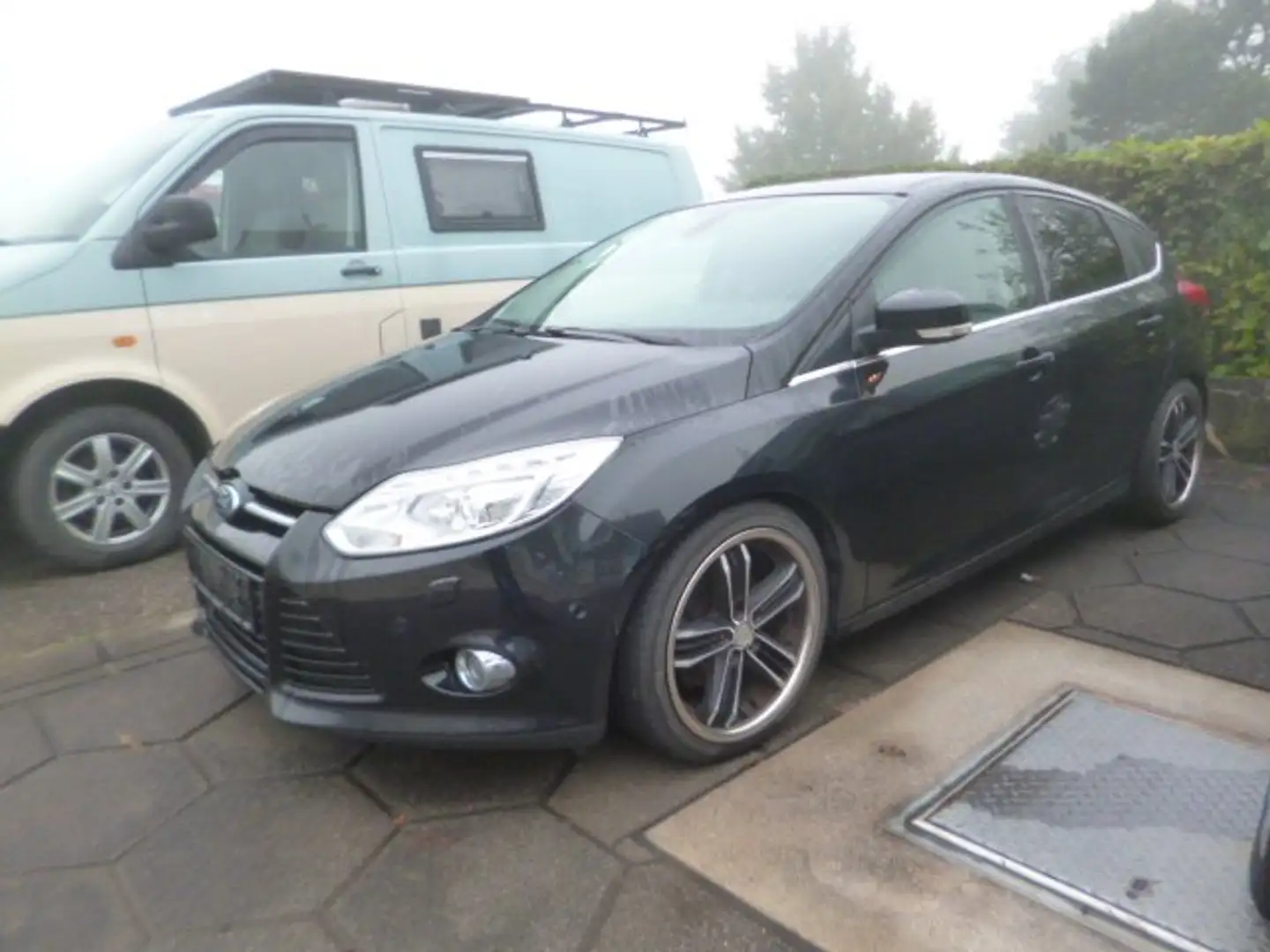 Ford Focus Titanium Schwarz - 1