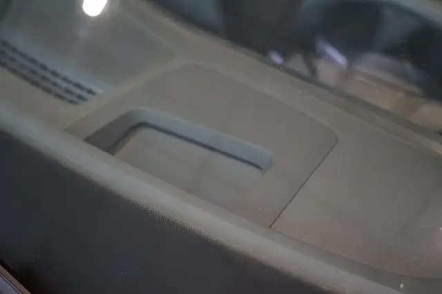 Volkswagen Passat view 9