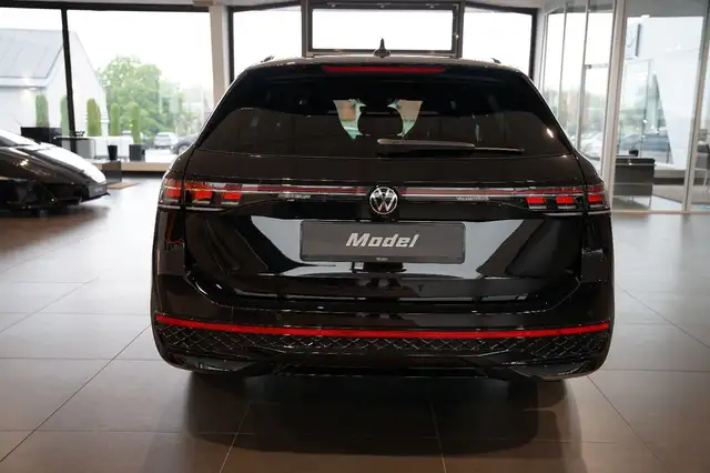 Volkswagen Passat view 5