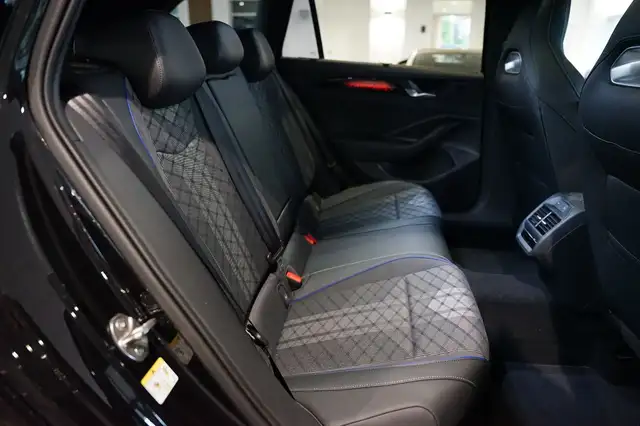 Volkswagen Passat view 13