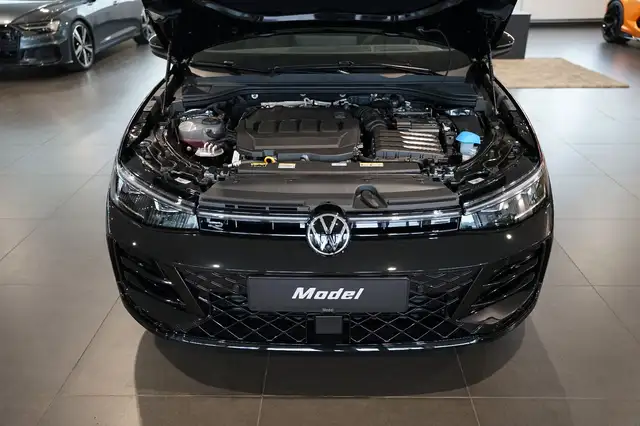 Volkswagen Passat view 4