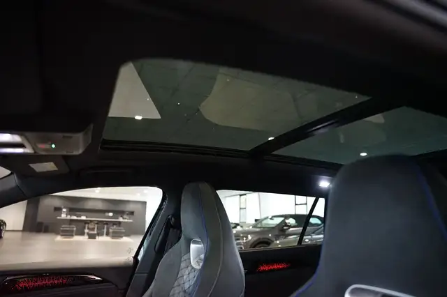 Volkswagen Passat view 8