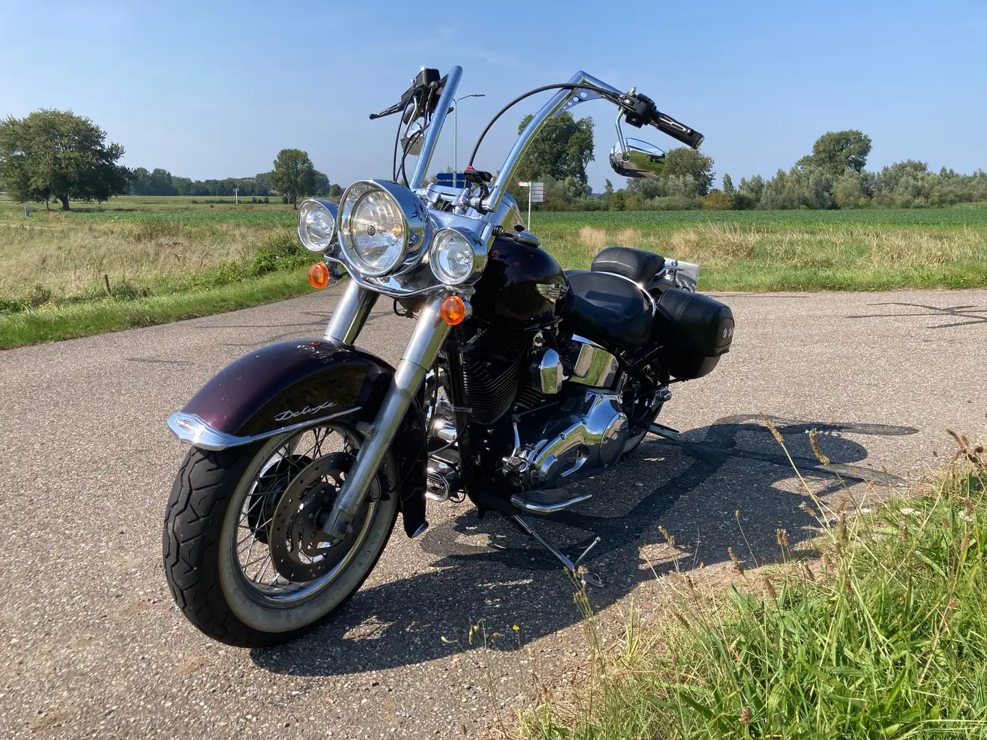 Harley-Davidson Deluxe Heritage Softail deluxe kleur black cherry Mauve - 2