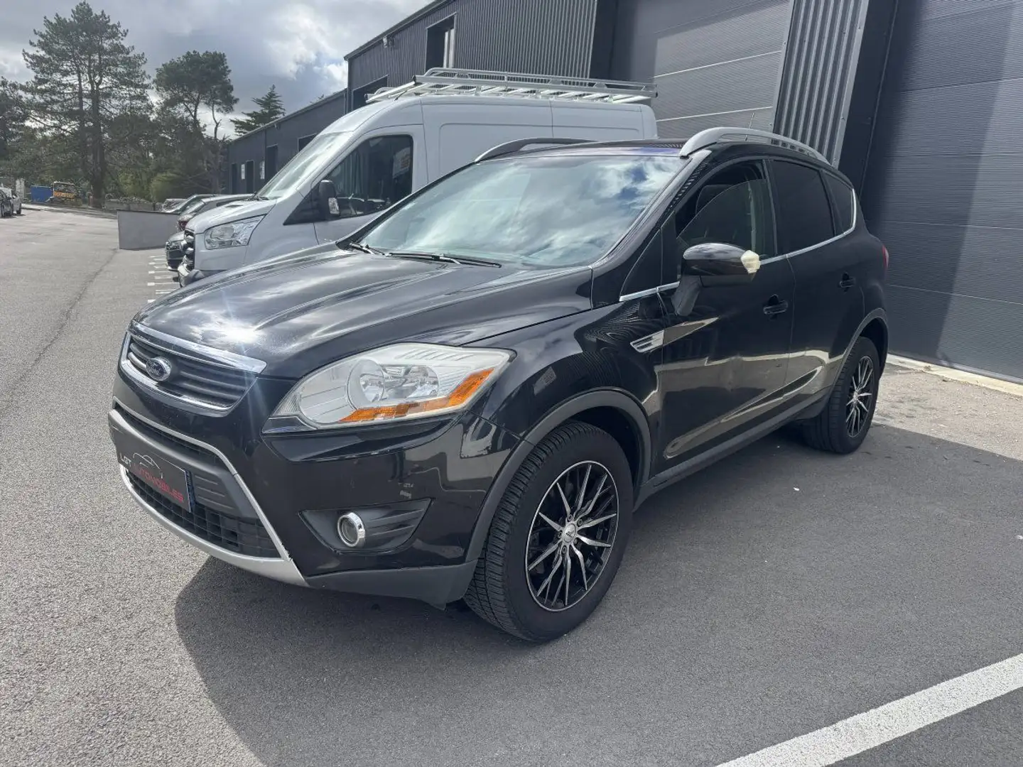 Ford Kuga 2.0 TDCi DPF Trend 4x2 Schwarz - 1