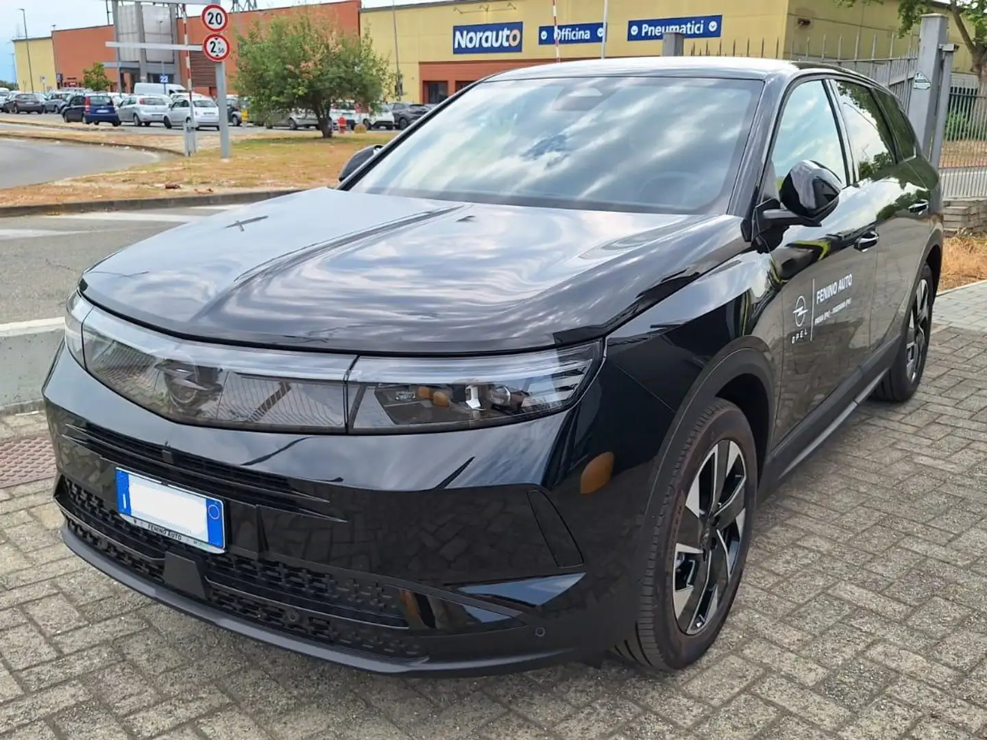 Opel Grandland hybrid GS 145cv e-dcs6 *easy drive* Nero - 2