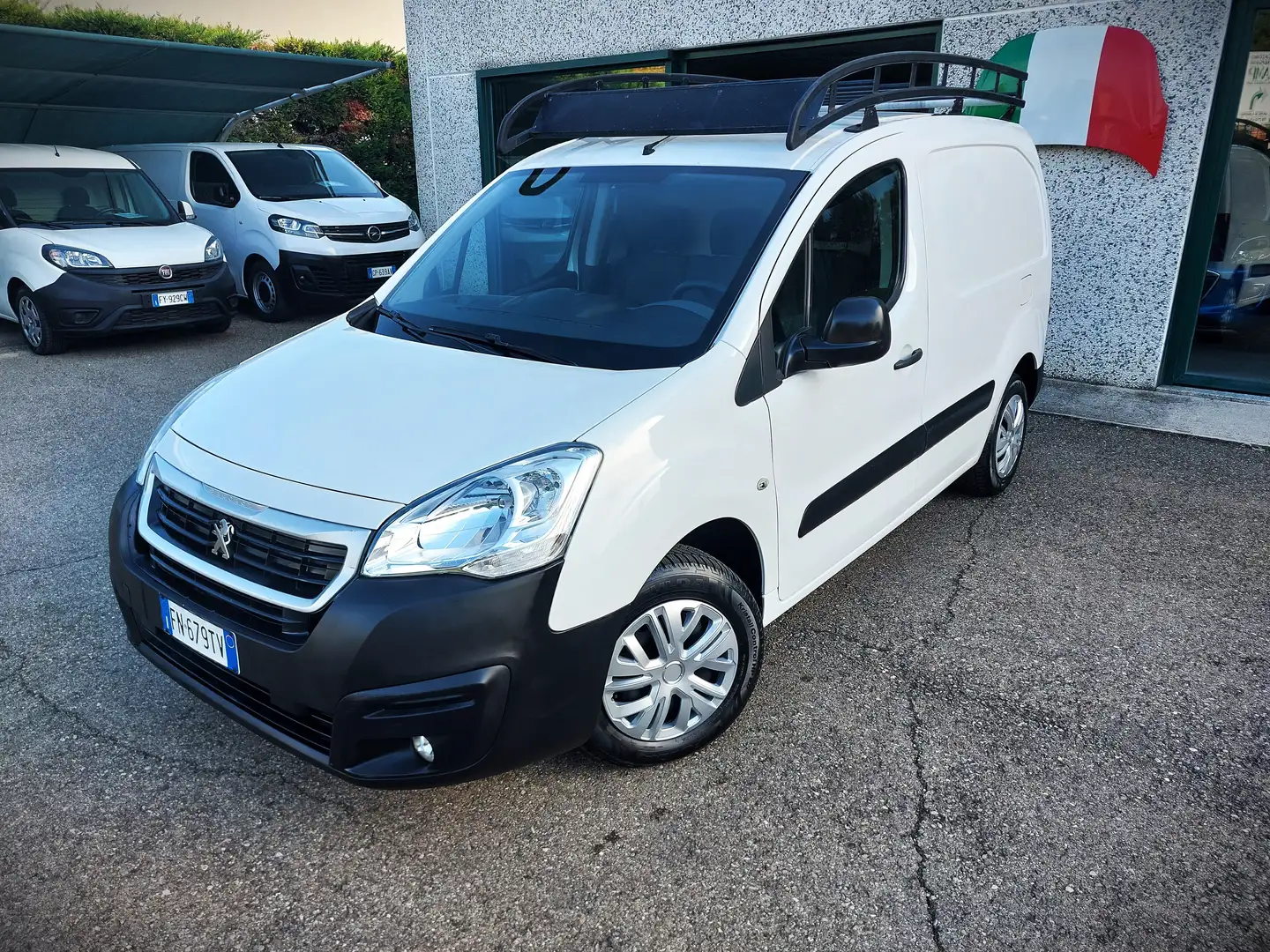 Peugeot Partner 1.6 Blue HDi 100CV Premium 3 POSTI Blanc - 1