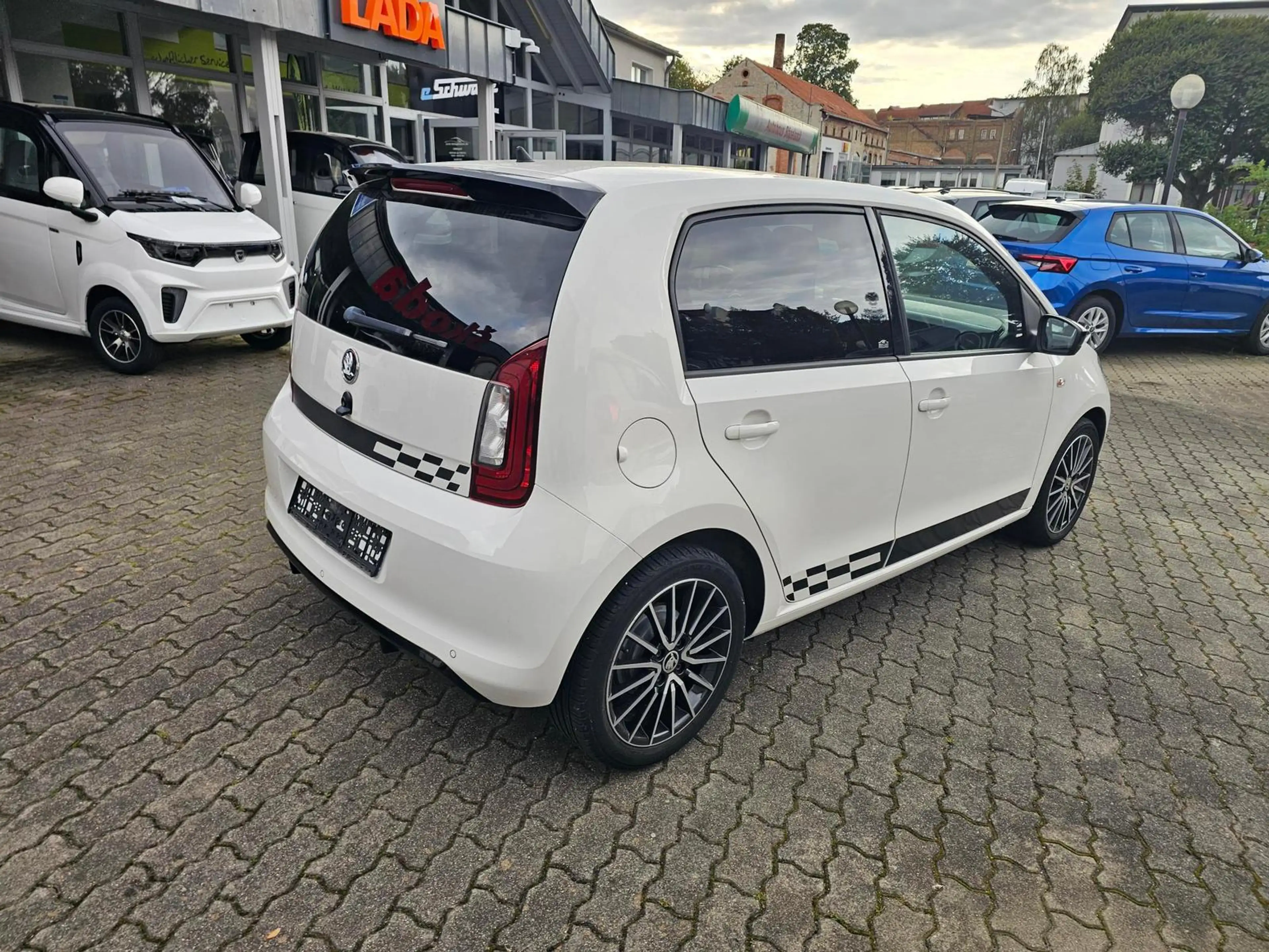 Skoda Citigo 1.0 MPI MONTE CARLO+5-TÜR+CLIMATRONIC+PDC — photo 3