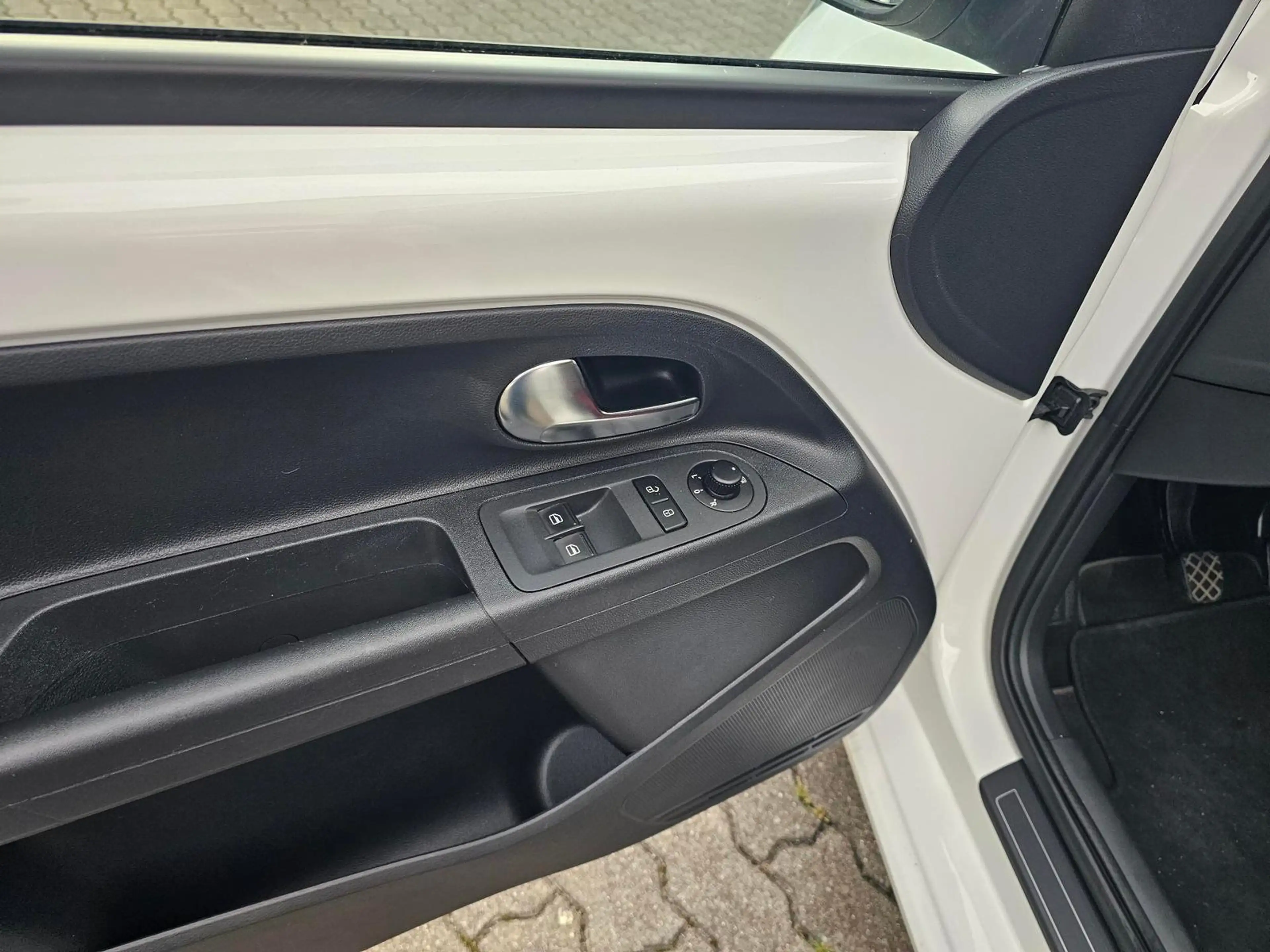 Skoda Citigo 1.0 MPI MONTE CARLO+5-TÜR+CLIMATRONIC+PDC — photo 13