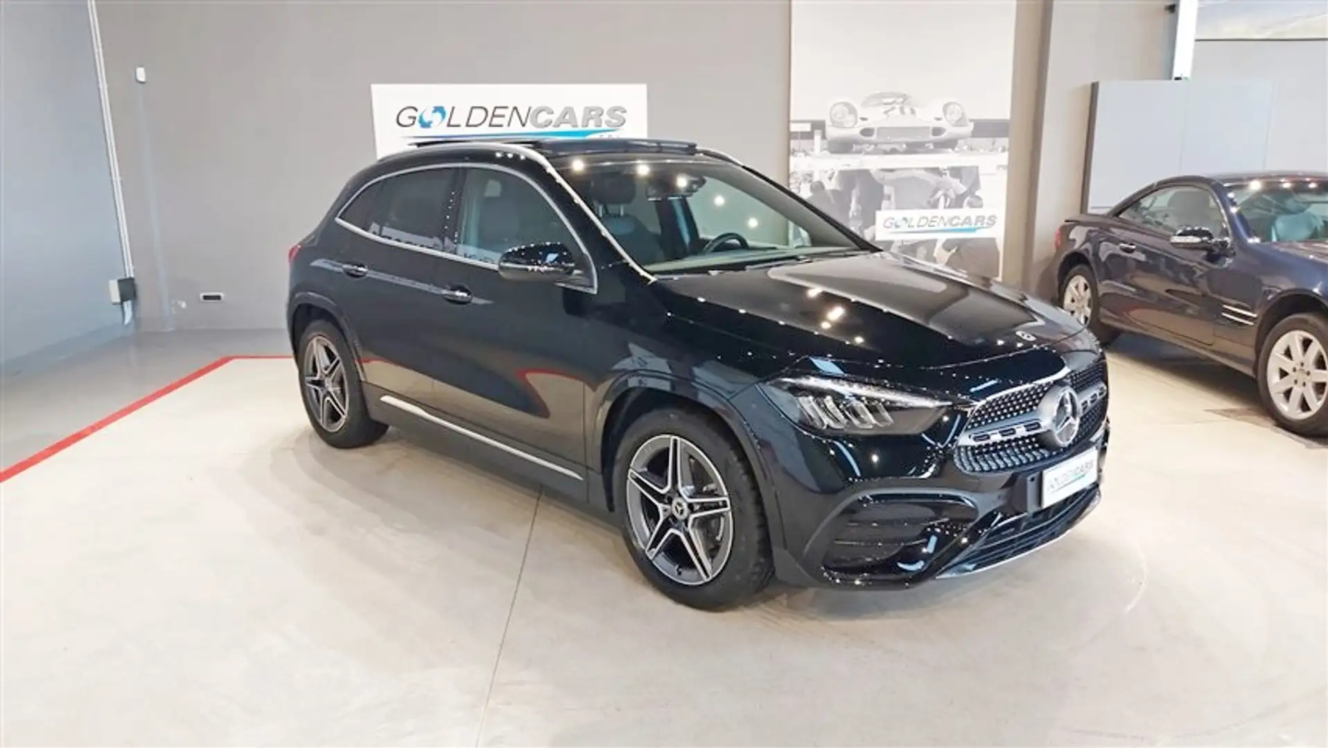 Mercedes-Benz GLA 200 GLA 200 d Automatic AMG Line Premium Plus Schwarz - 1