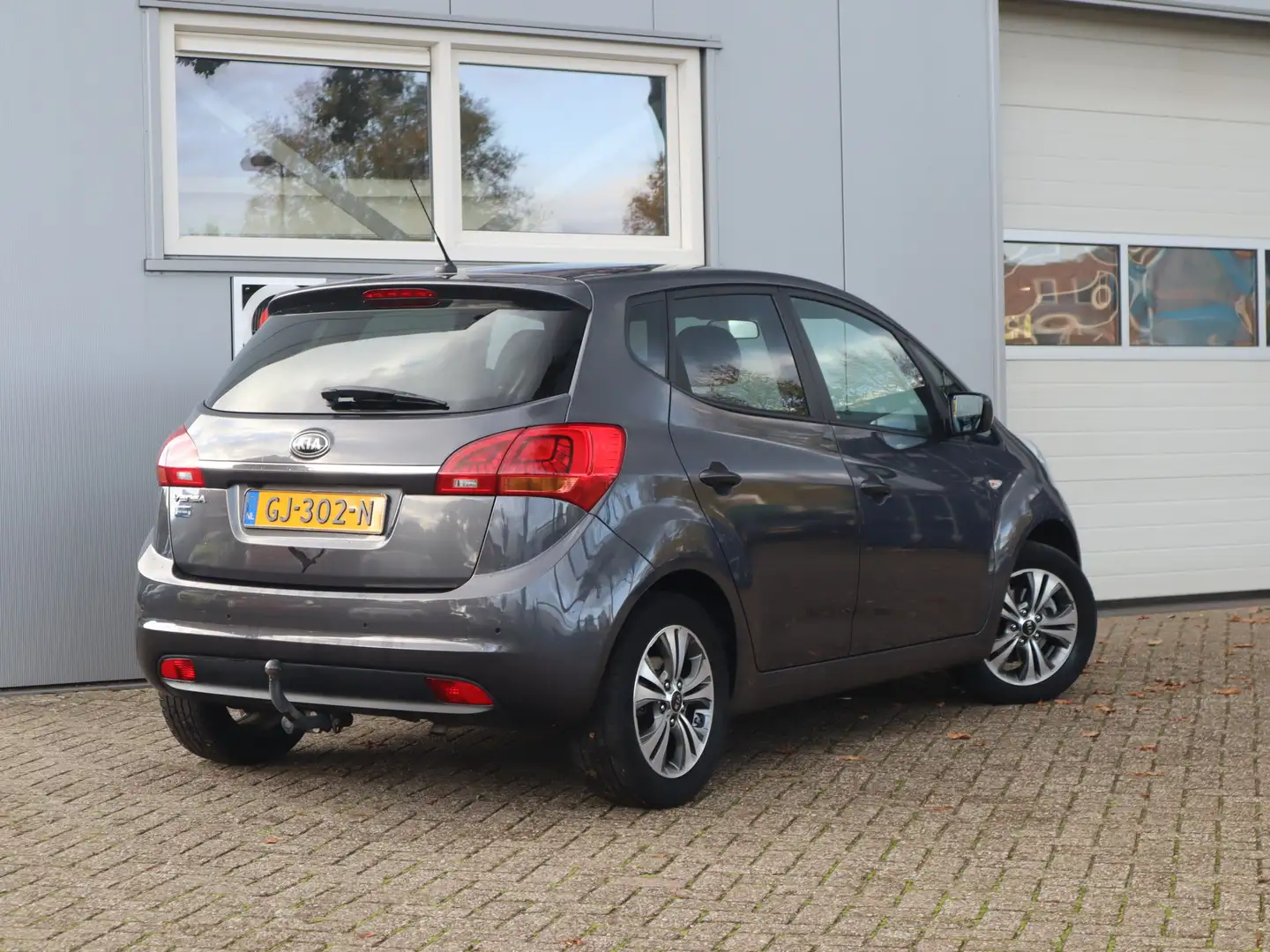 Kia Venga 1.6 CVVT First Edition / Trekhaak / Camera / Cruis Grijs - 2