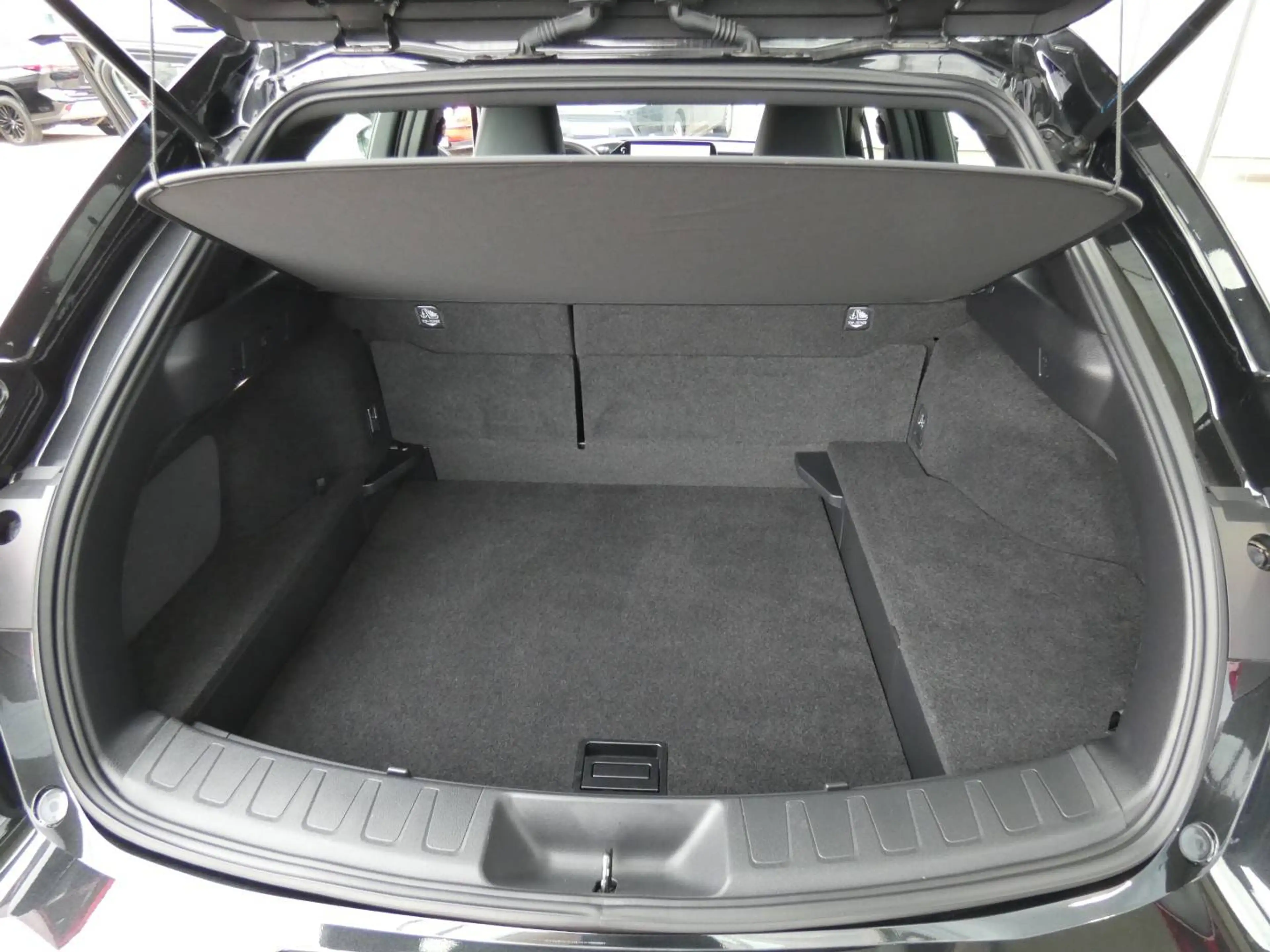 Lexus UX 250h Hybrid +TREKHAAK +LEDER +Zetelverwarming +Dodehoek +Groot scherm — photo 14
