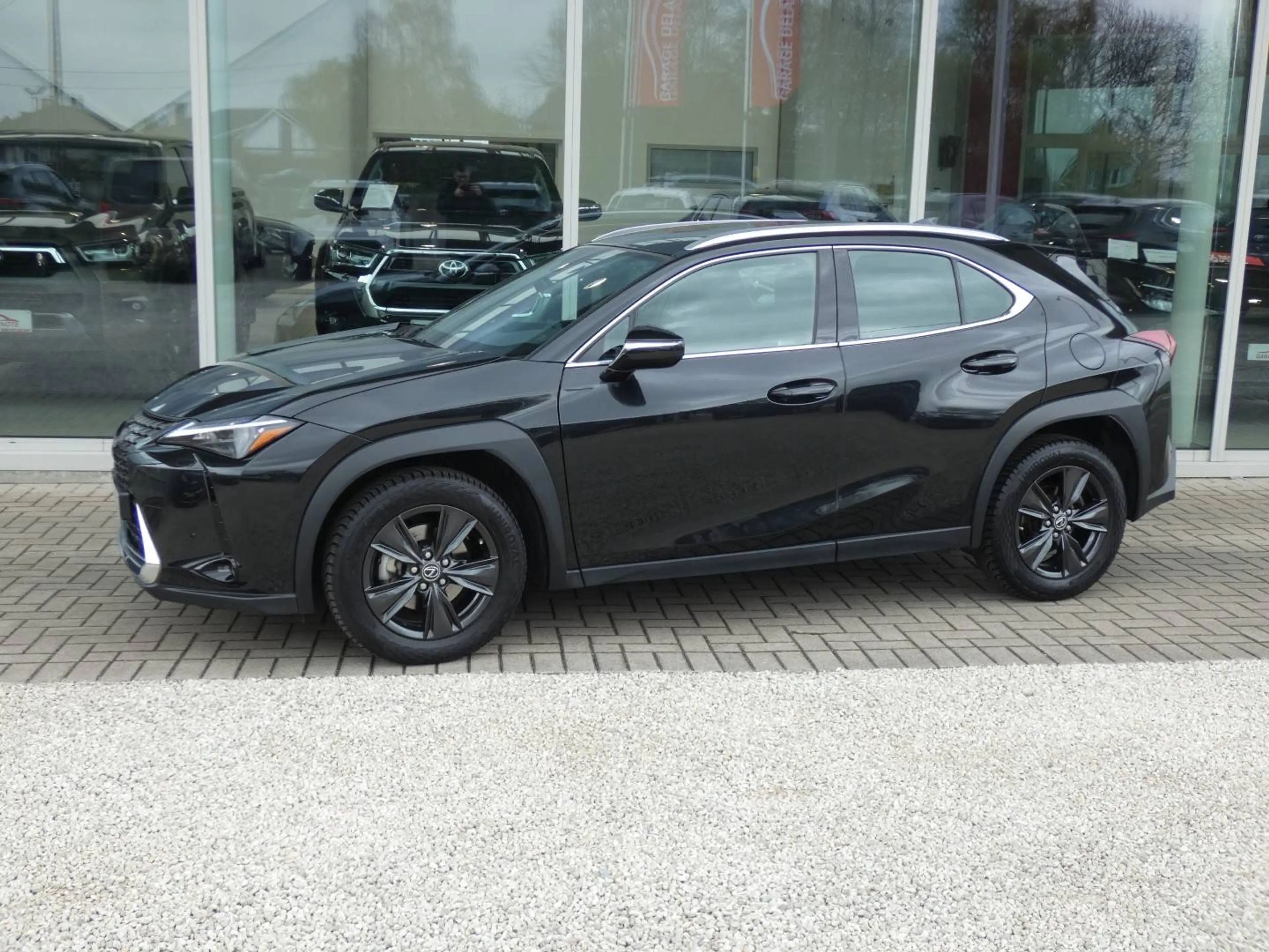 Lexus UX 250h Hybrid +TREKHAAK +LEDER +Zetelverwarming +Dodehoek +Groot scherm — photo 5