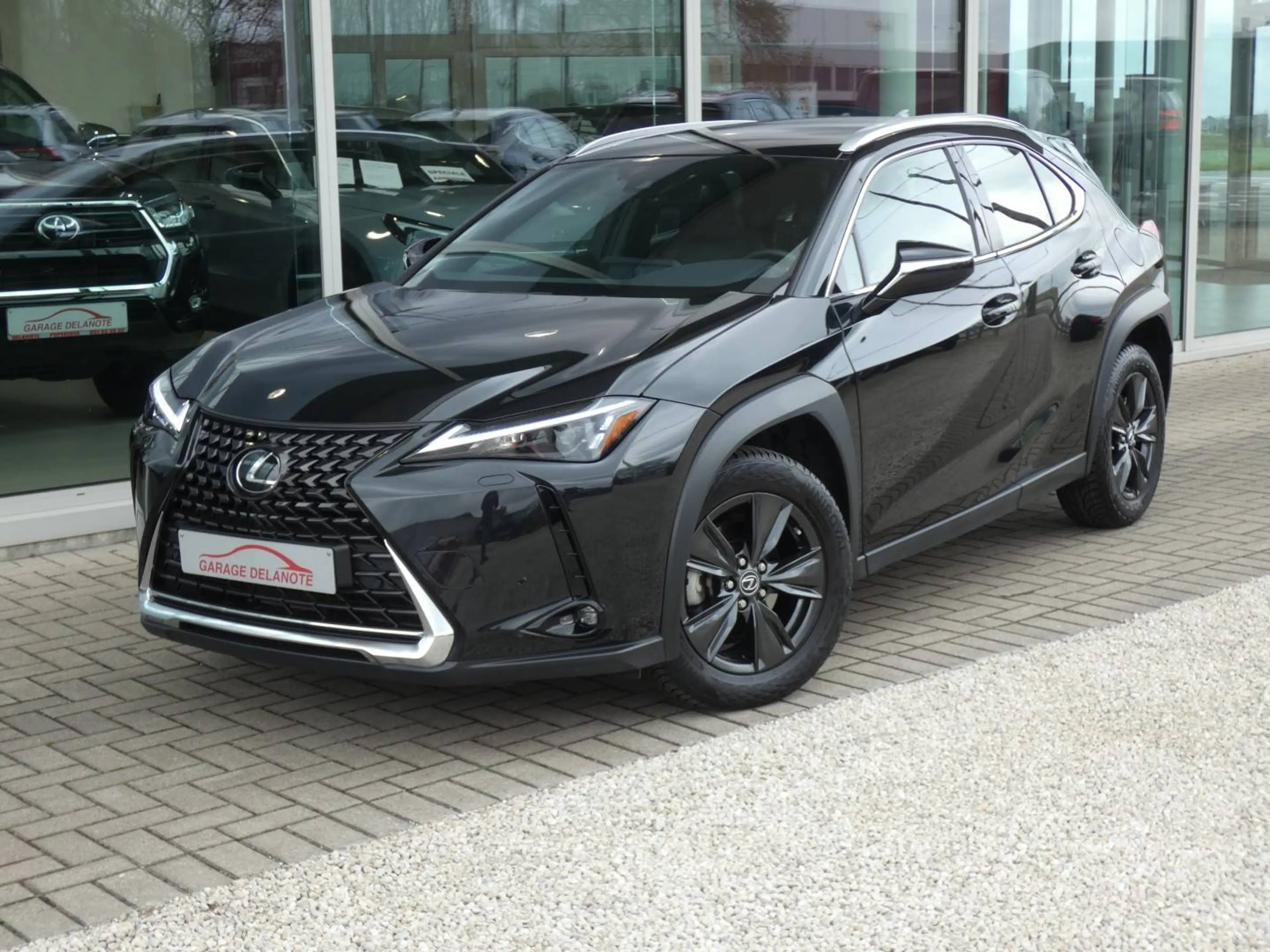 Lexus UX 250h Hybrid +TREKHAAK +LEDER +Zetelverwarming +Dodehoek +Groot scherm