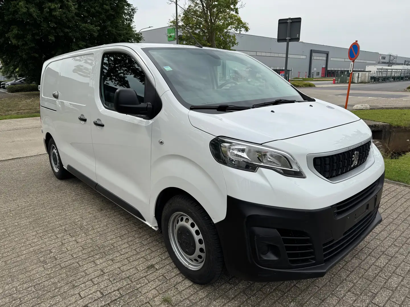 Peugeot Expert 1.5 BlueHDi L1 Compact Premium CU+ S Wit - 1