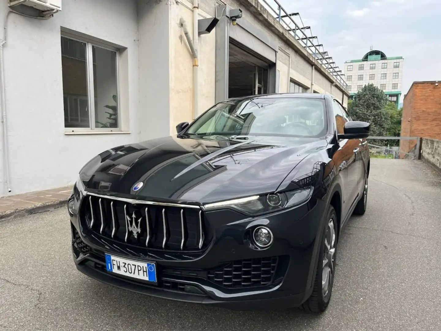 Maserati Levante V6 Diesel 275 CV AWD Granlusso Negro - 1