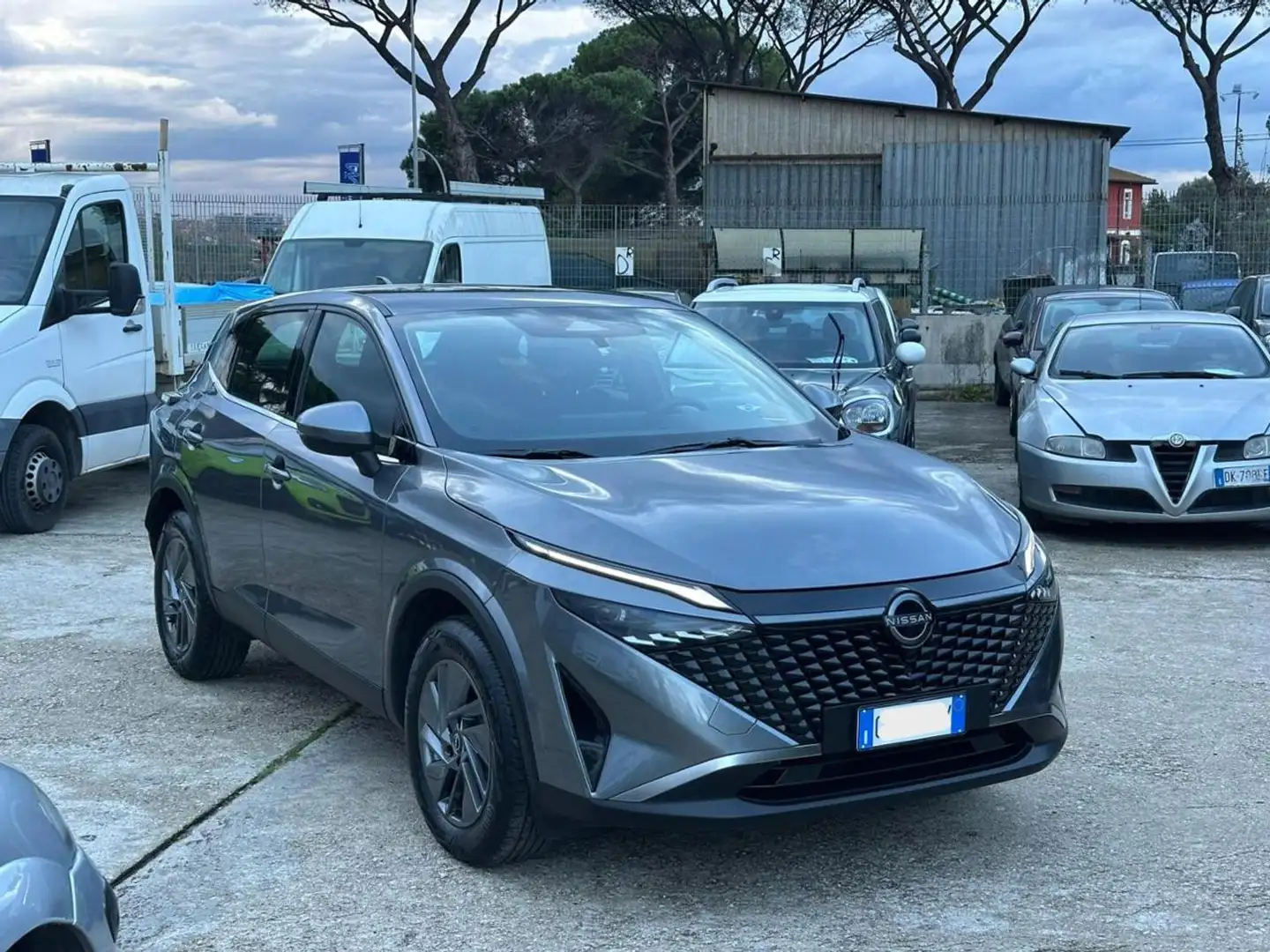 Nissan Qashqai HYBRID BUSINESS 1.3cc 158cv MHEV X-TRONIC Szary - 2