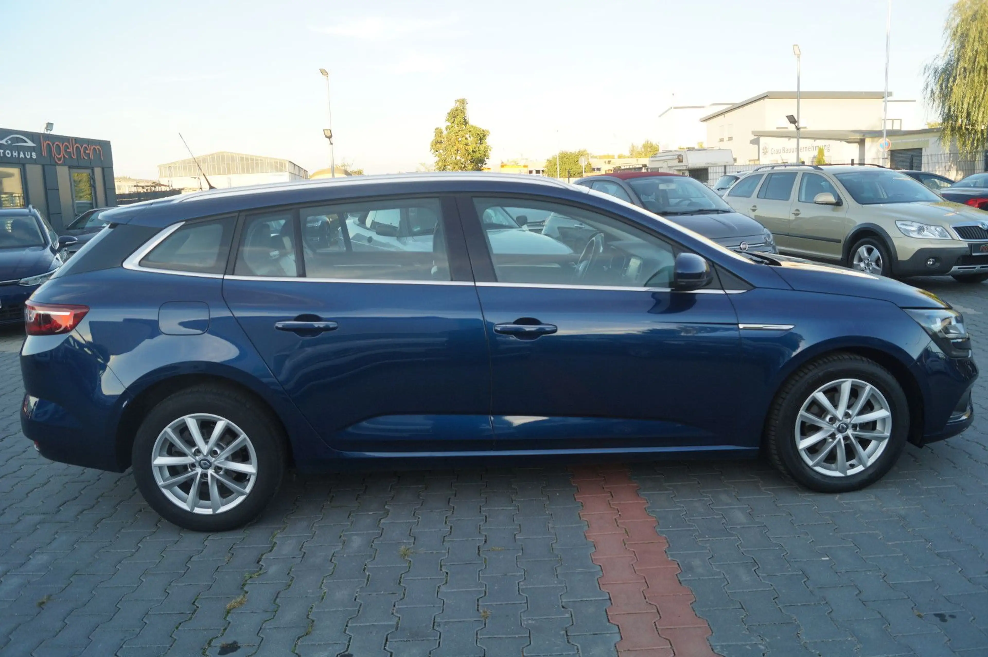 Renault Megane IV Grandtour Intens AUTOMATIK PDC Nav SHZ — photo 9