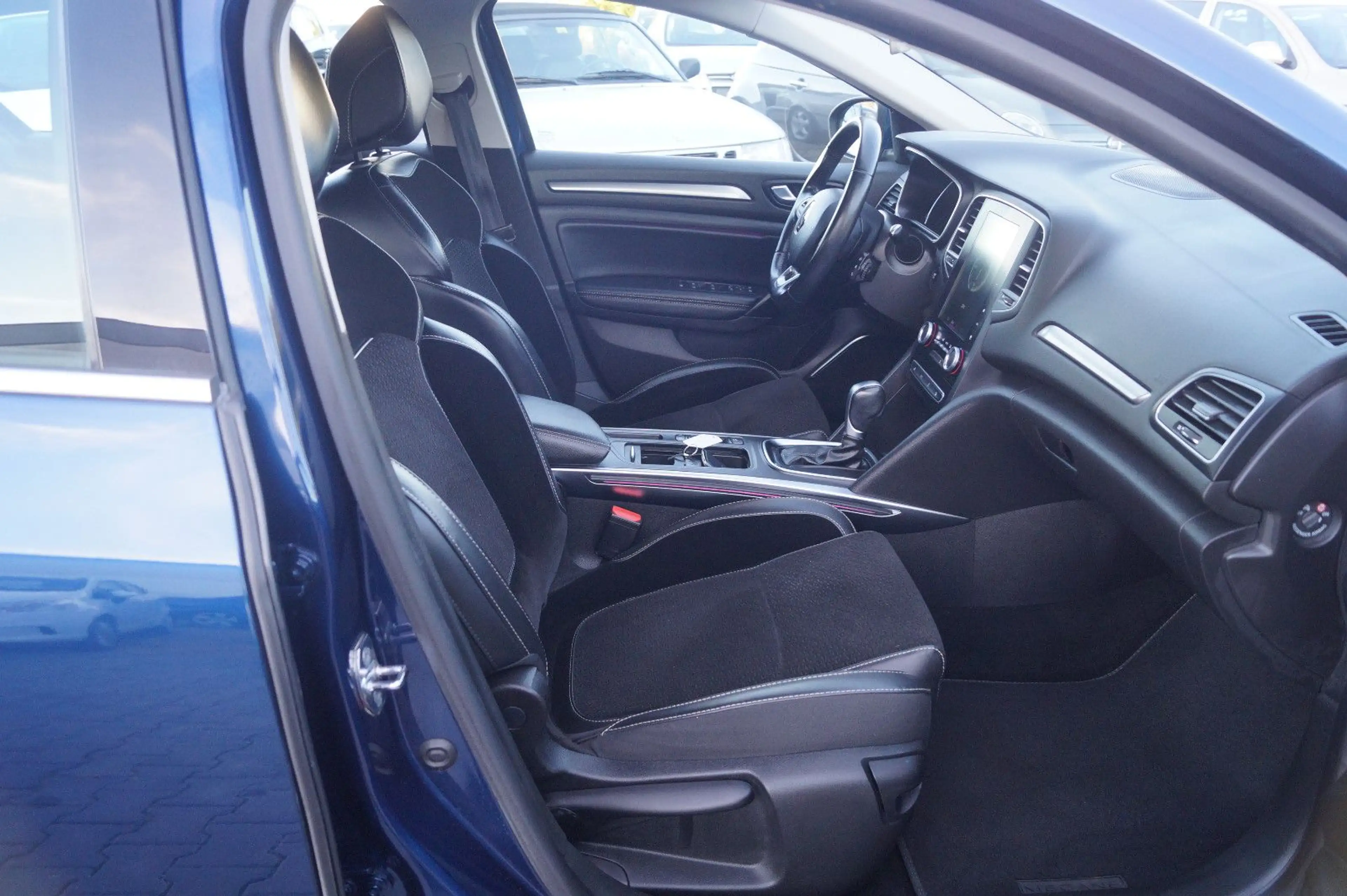 Renault Megane IV Grandtour Intens AUTOMATIK PDC Nav SHZ — photo 11